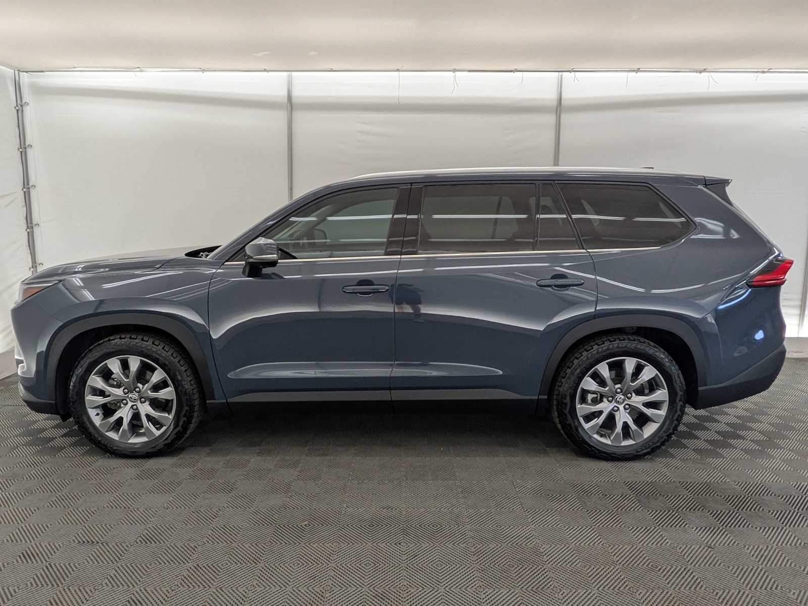 Thumbnail: 2024 Toyota Grand Highlander - 3