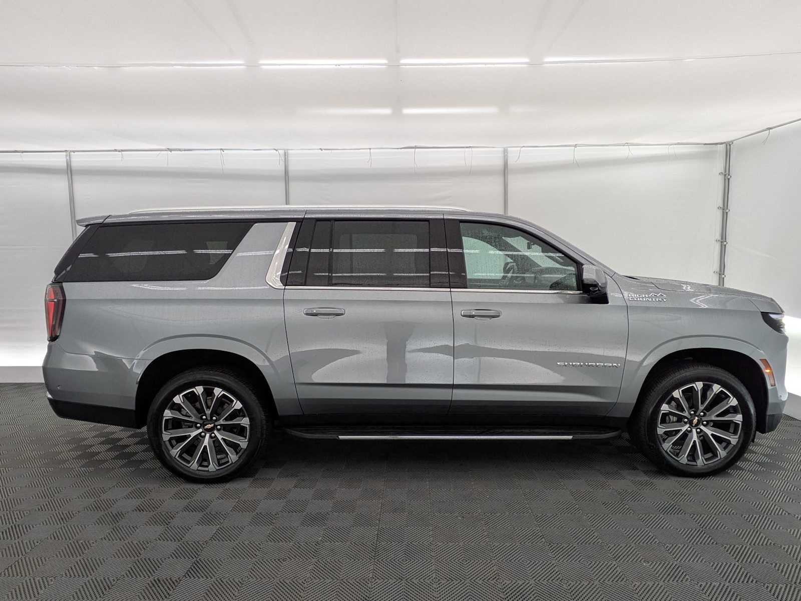 Thumbnail: 2025 Chevrolet Suburban - 7