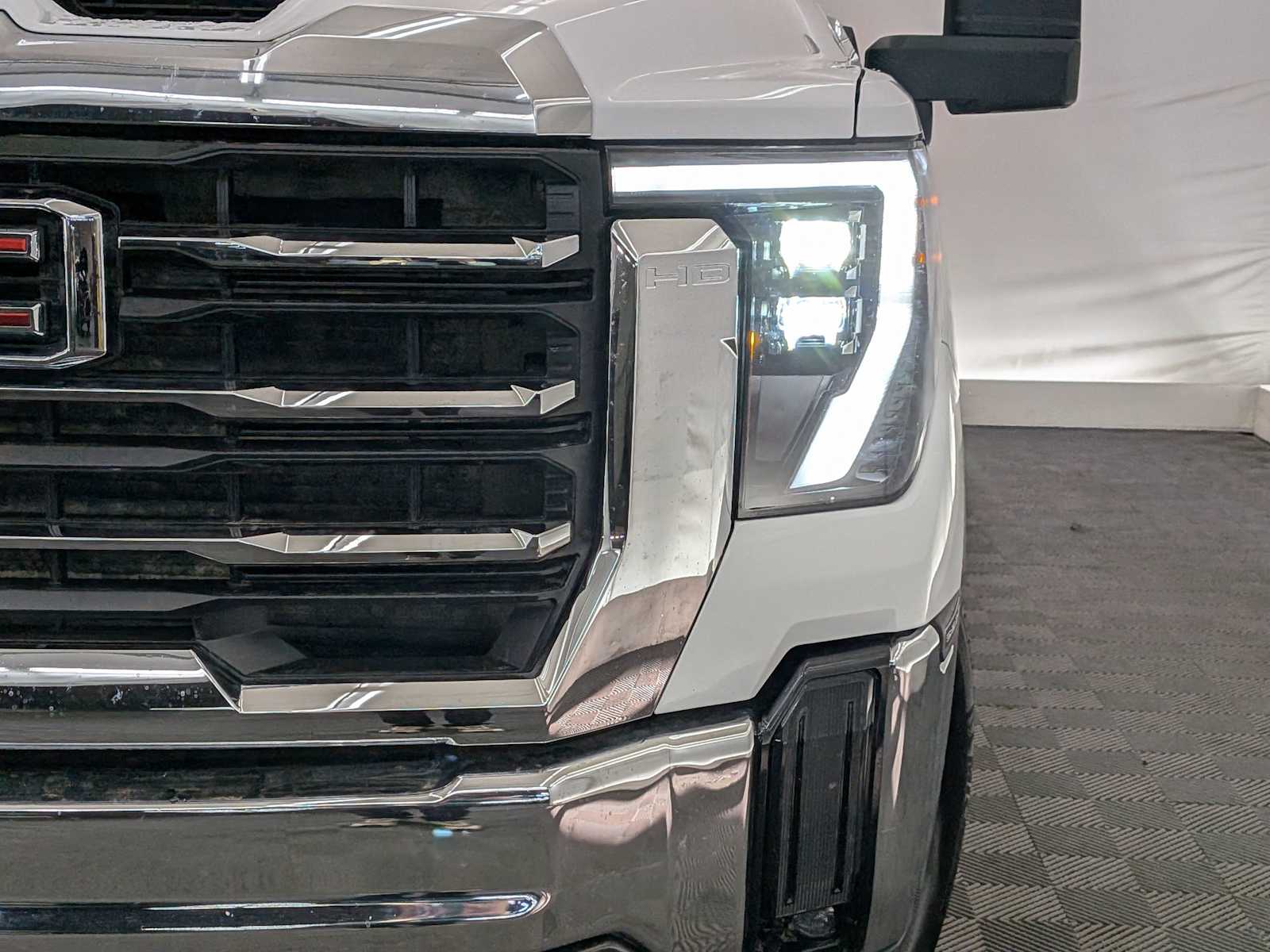 Thumbnail: 2025 GMC Sierra 3500 - 10