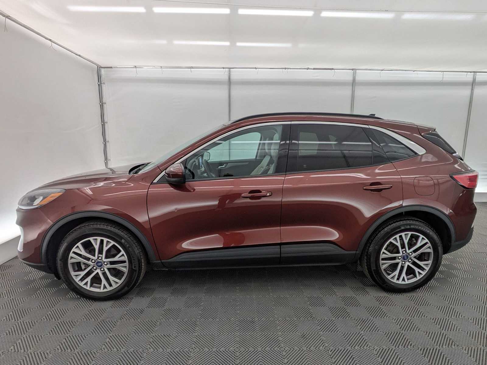 Thumbnail: 2021 Ford Escape - 3