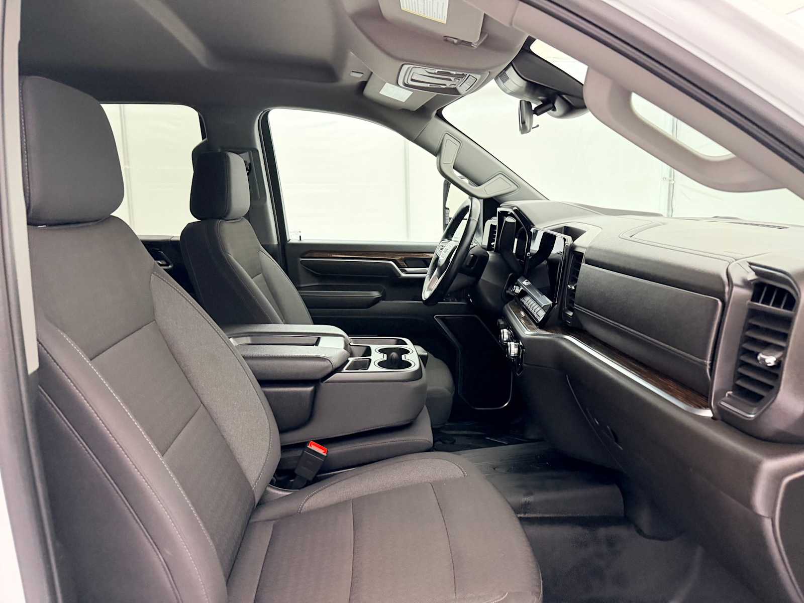 Thumbnail: 2025 GMC Sierra 3500 - 23