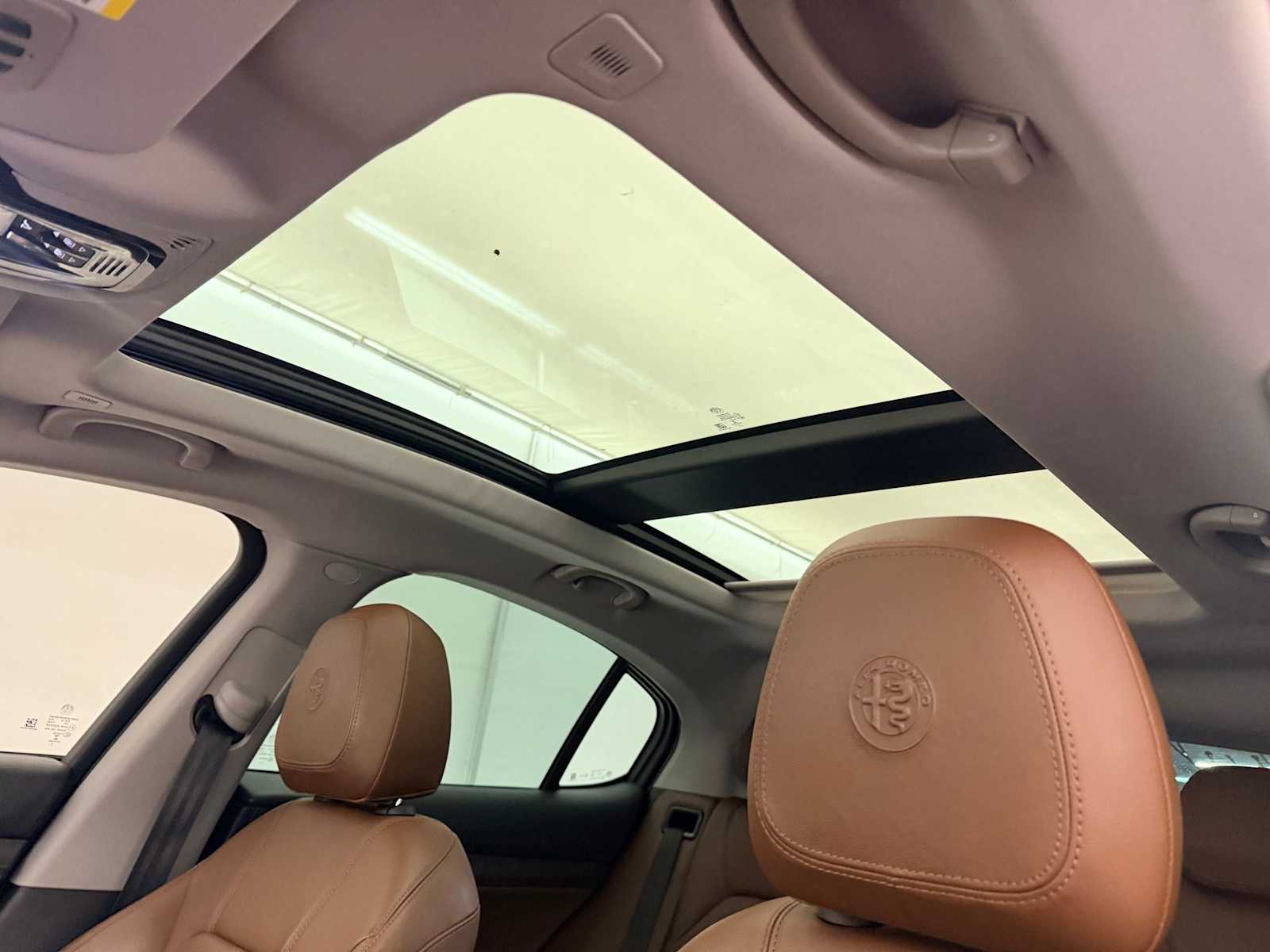 Thumbnail: 2018 Alfa Romeo Stelvio - 20