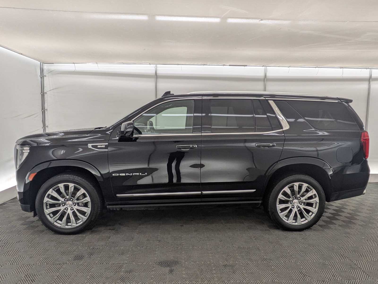 Thumbnail: 2023 GMC Yukon - 3