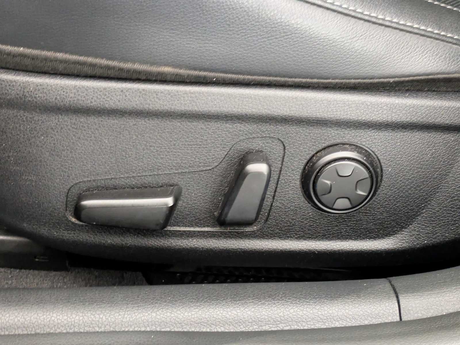 Thumbnail: 2022 Kia Stinger - 17