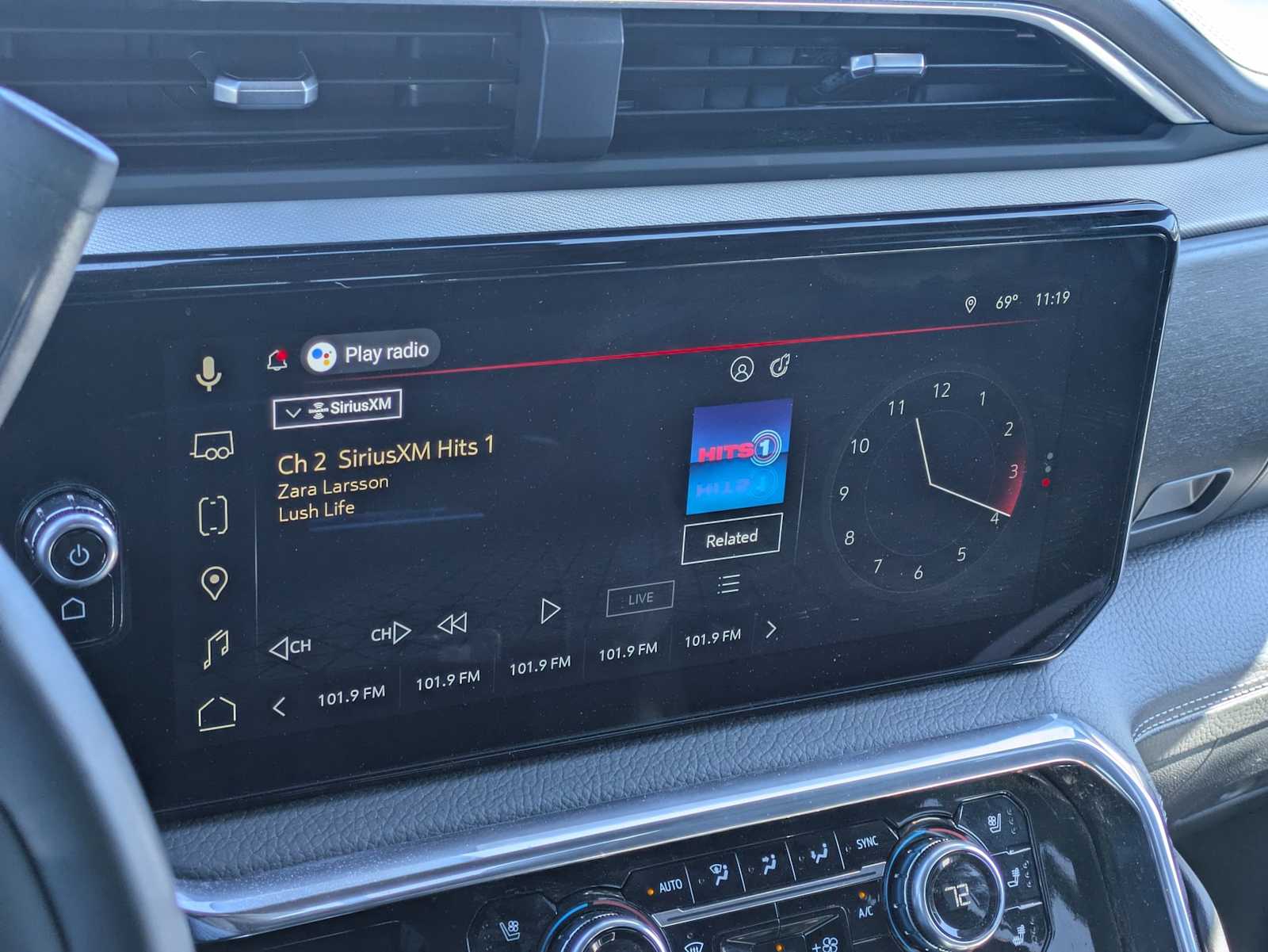 Thumbnail: 2025 GMC Sierra 3500 - 31