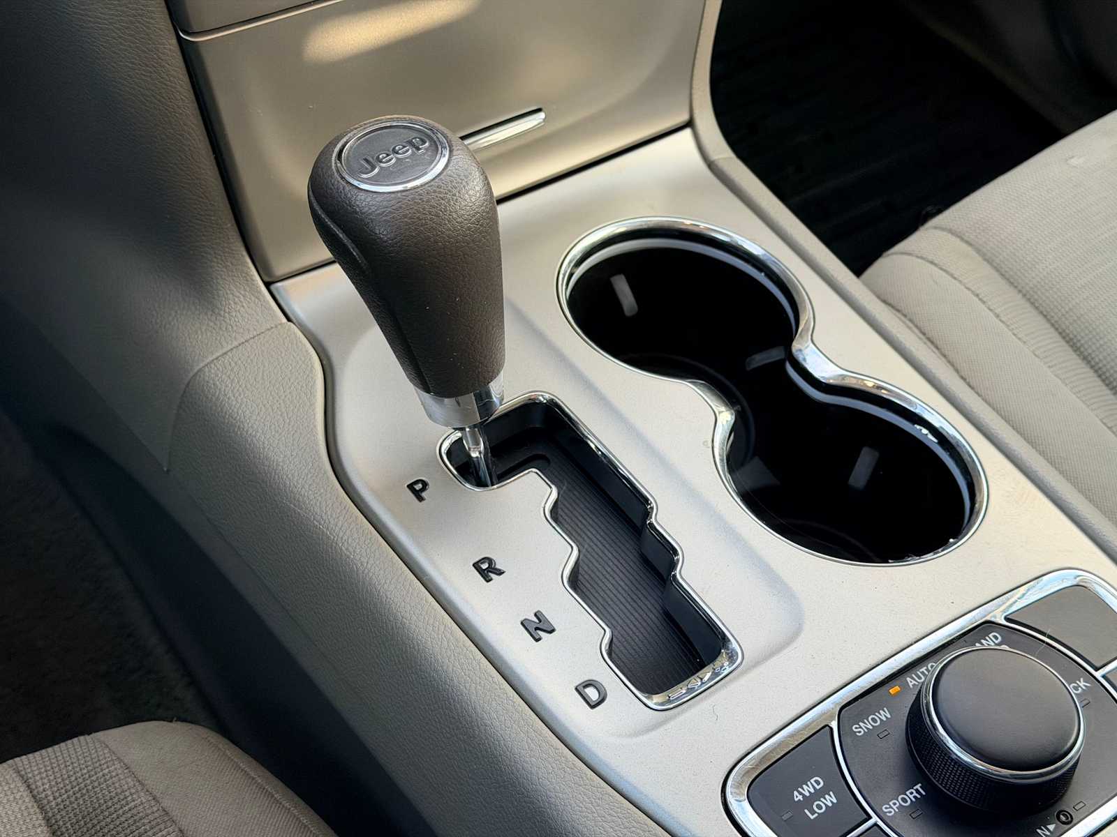 Thumbnail: 2012 Jeep Grand Cherokee - 28