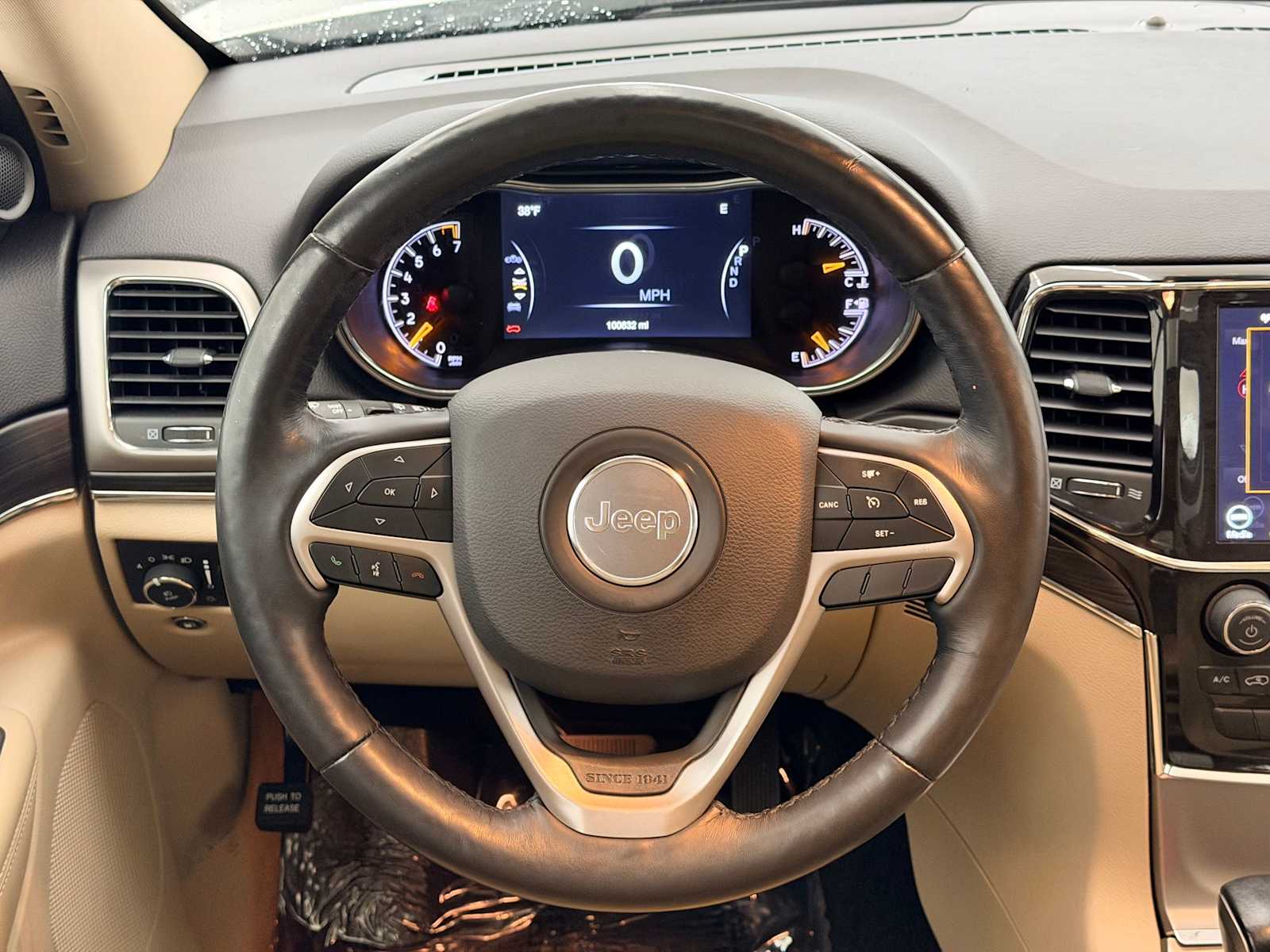 Thumbnail: 2021 Jeep Grand Cherokee - 24