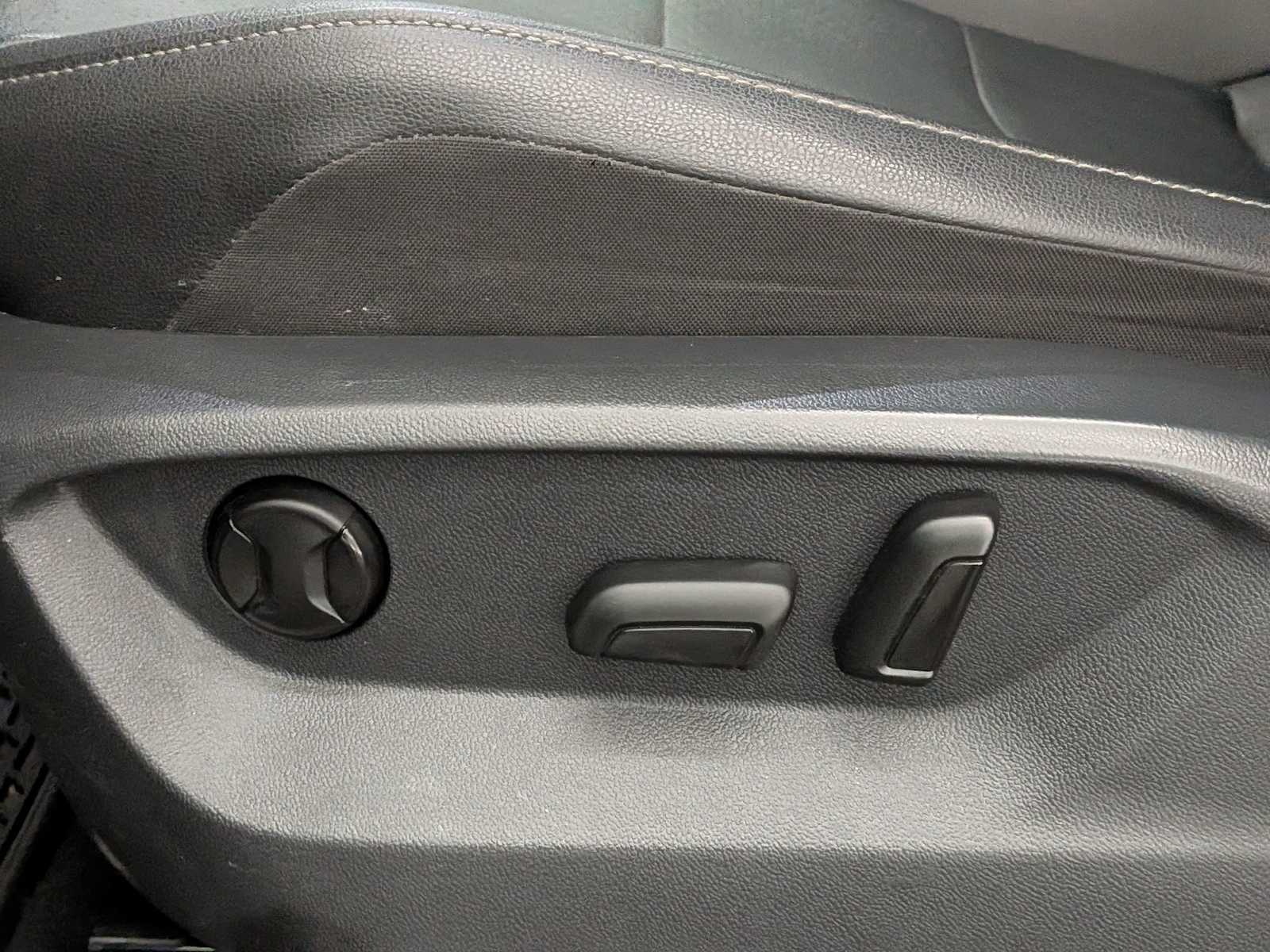 Thumbnail: 2020 Volkswagen Tiguan - 18