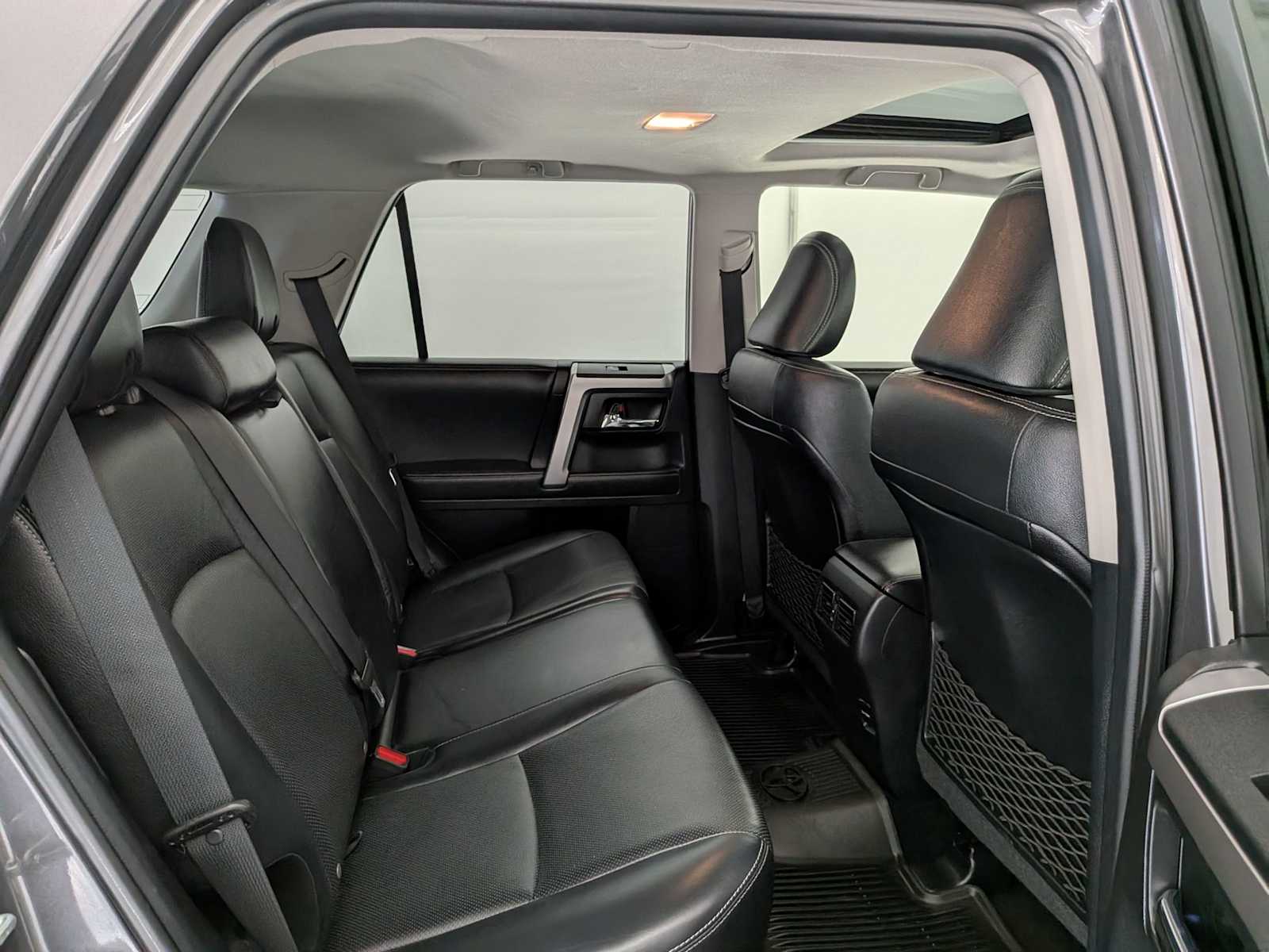 Thumbnail: 2016 Toyota 4Runner - 21