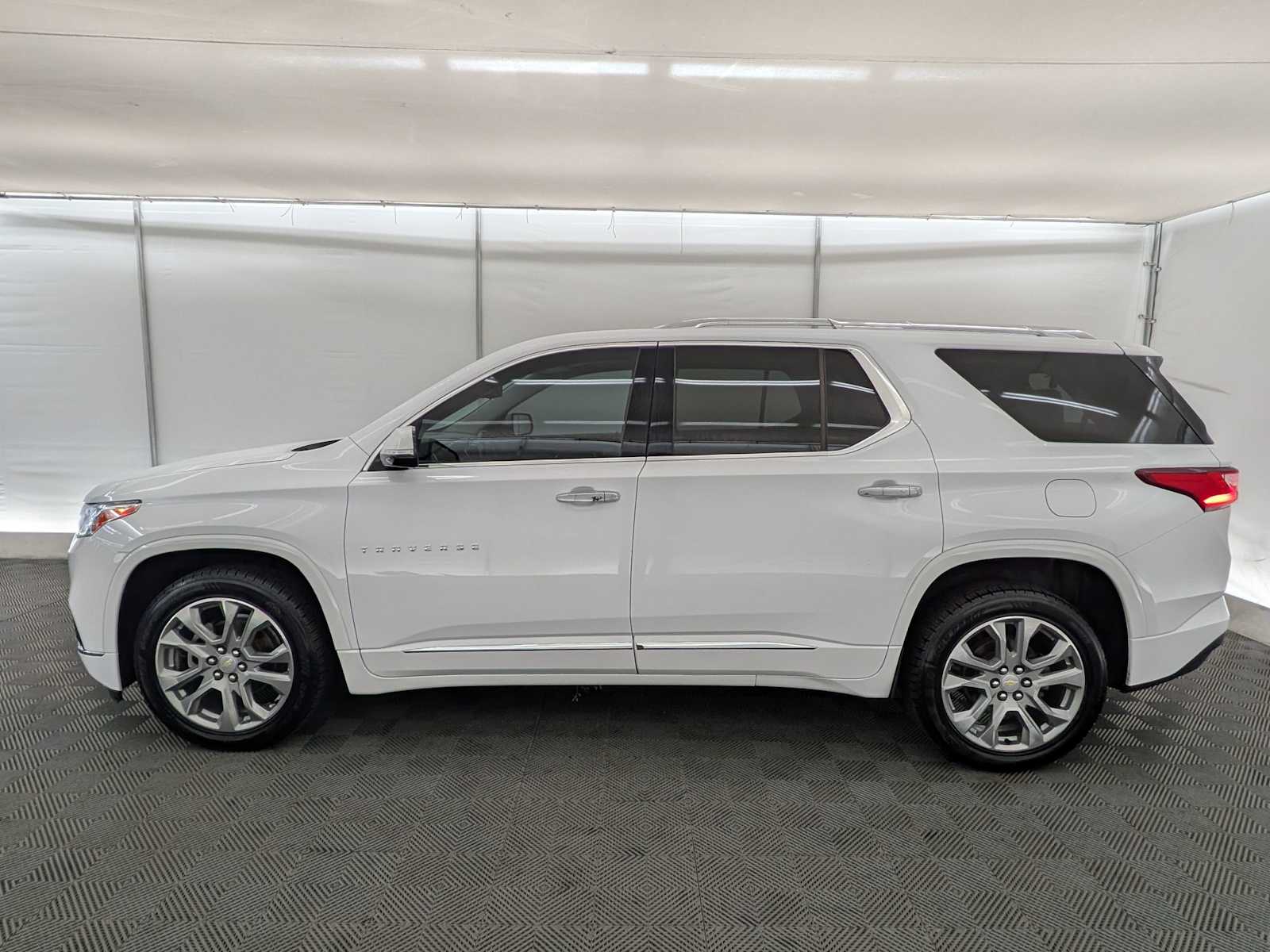 Thumbnail: 2019 Chevrolet Traverse - 3