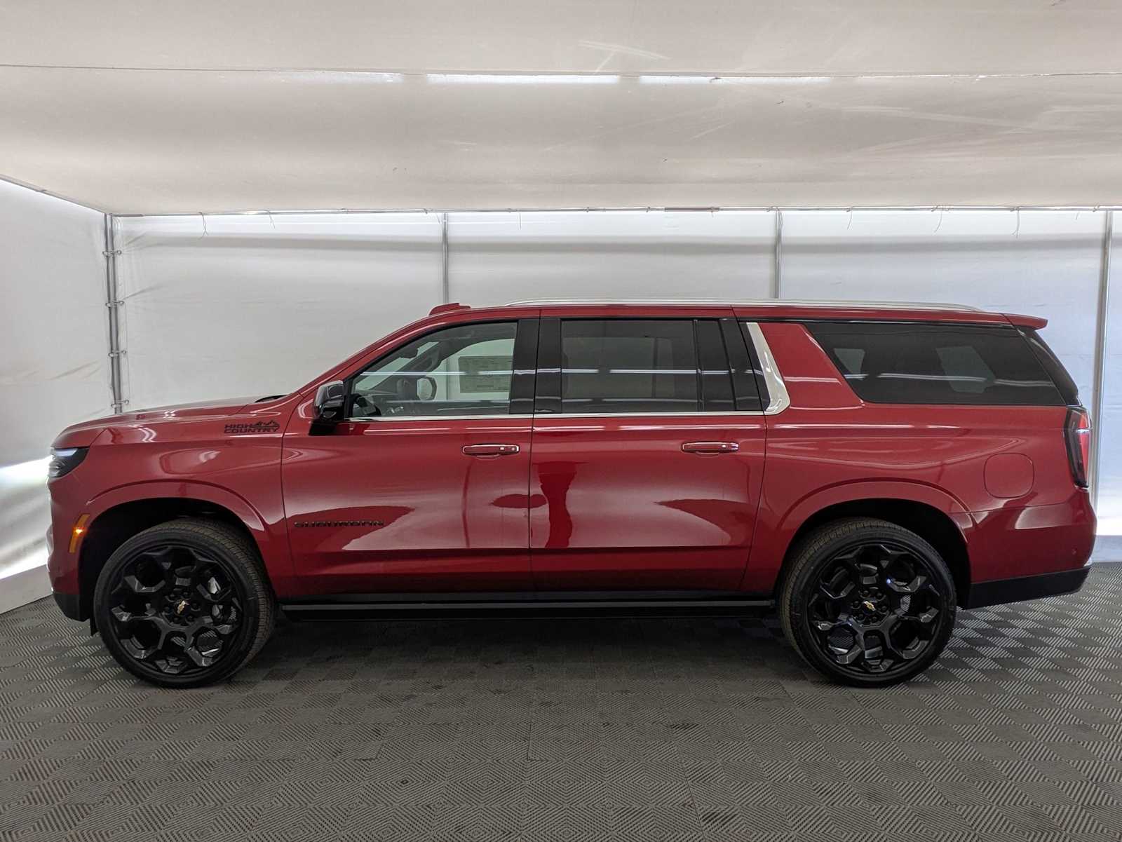 2025 Chevrolet Suburban High Country 3