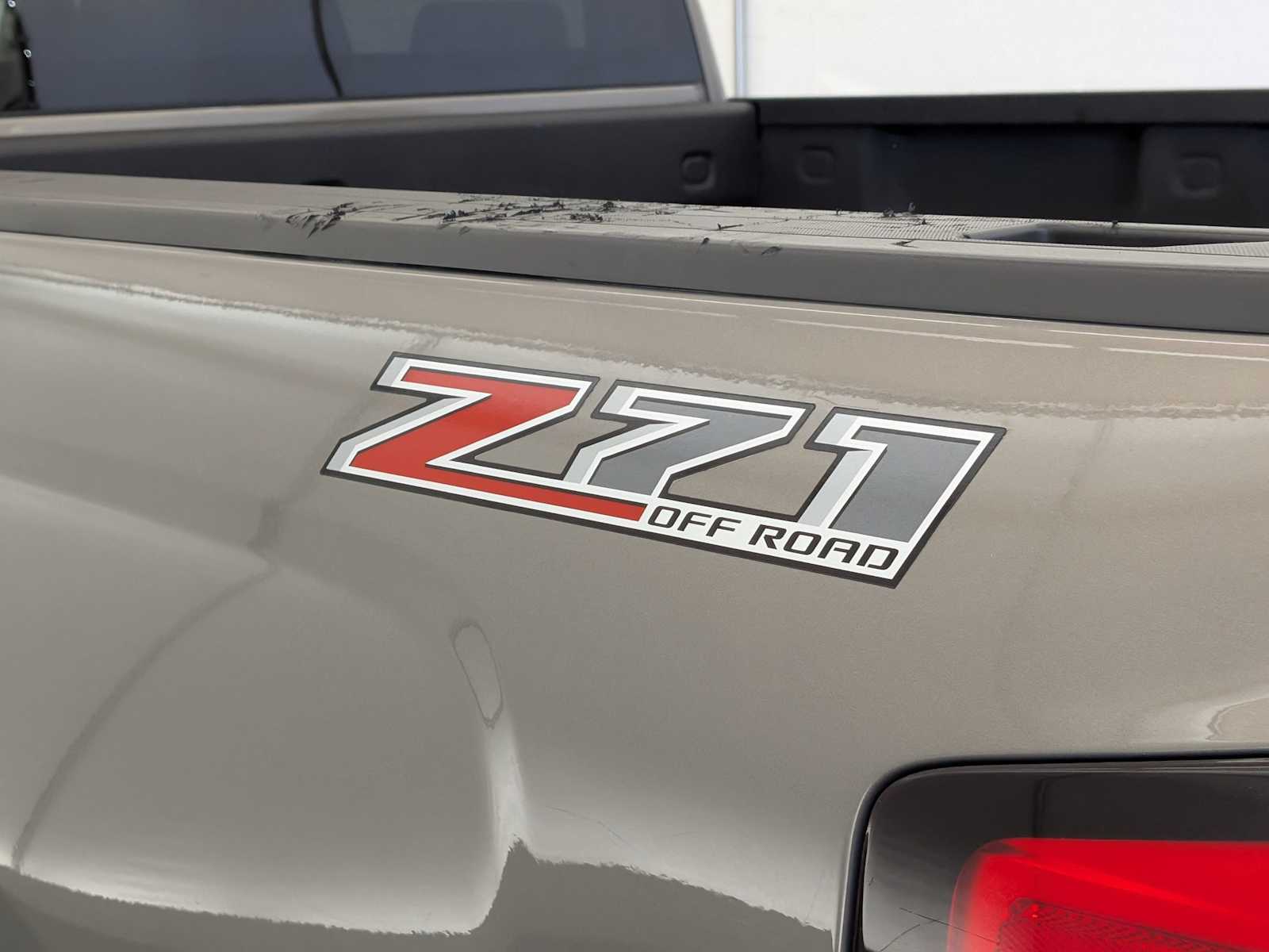 Thumbnail: 2017 Chevrolet Silverado 1500 - 12
