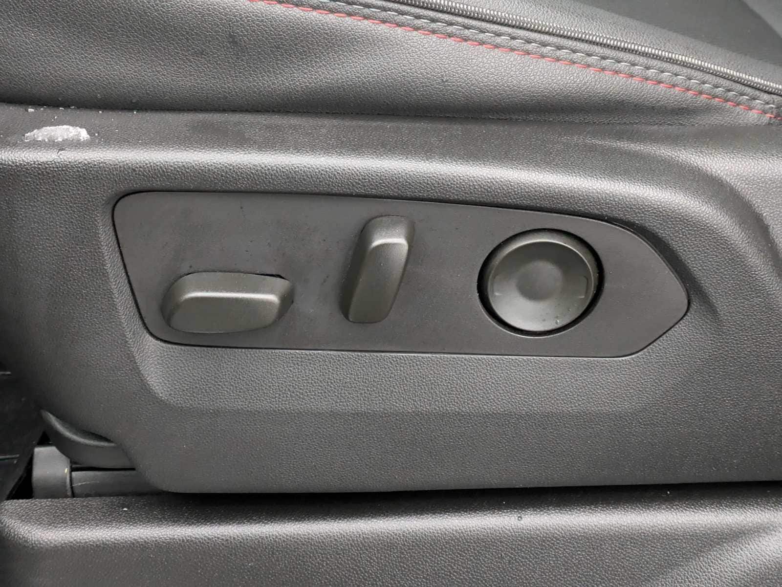 Thumbnail: 2023 Chevrolet Tahoe - 18