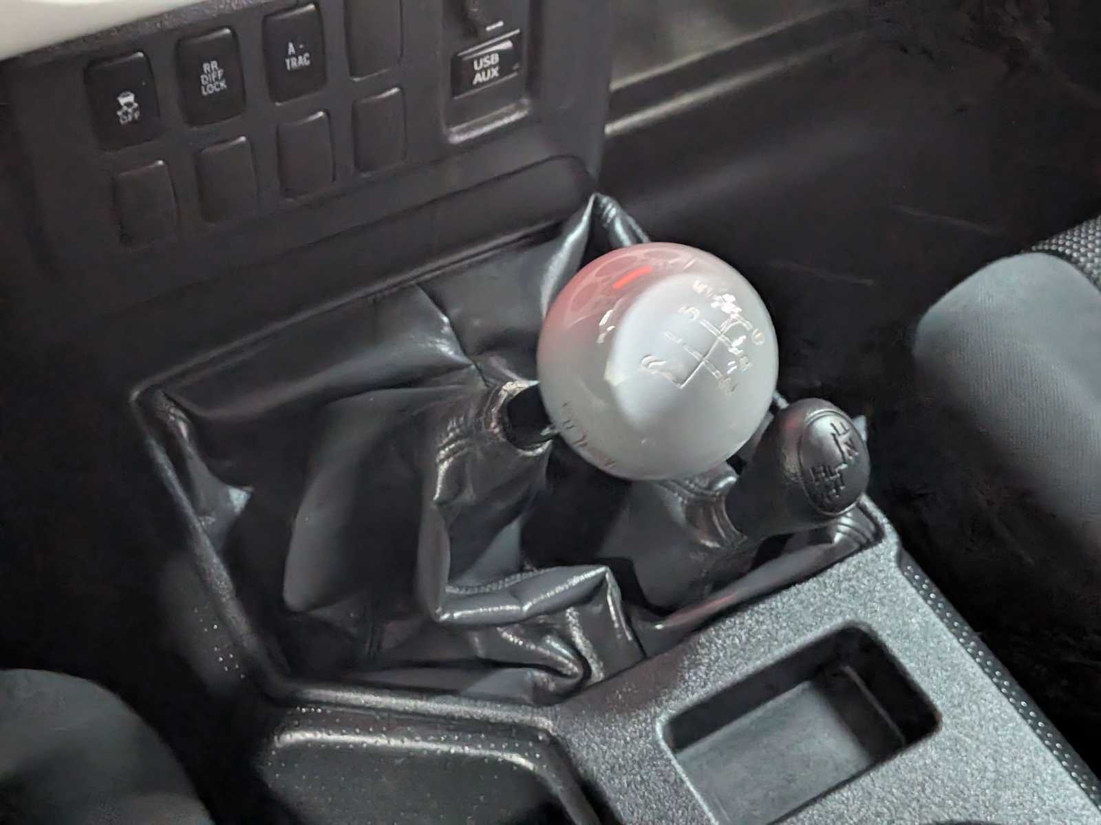 Thumbnail: 2014 Toyota FJ Cruiser - 31