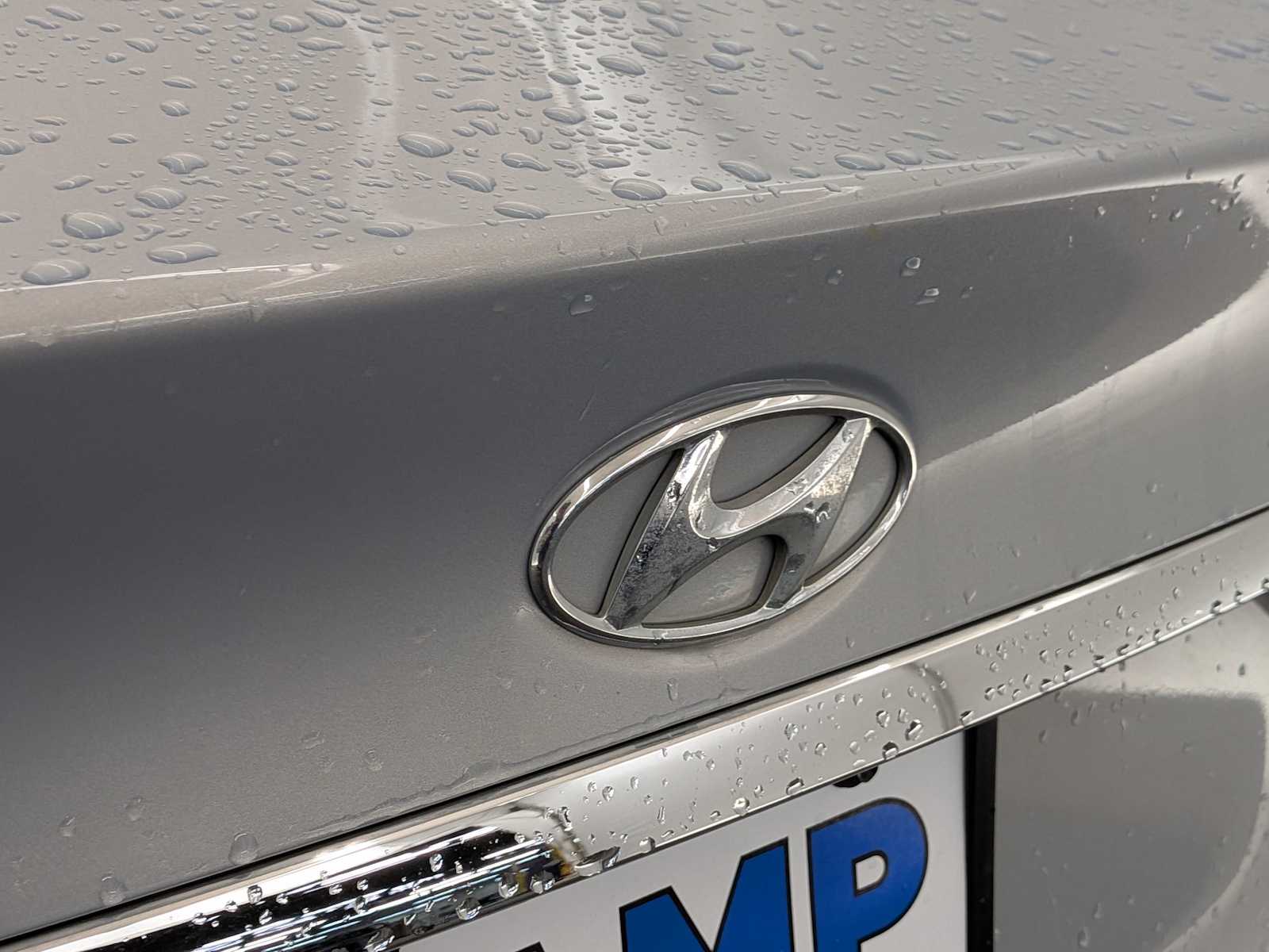 Thumbnail: 2011 Hyundai Sonata - 11