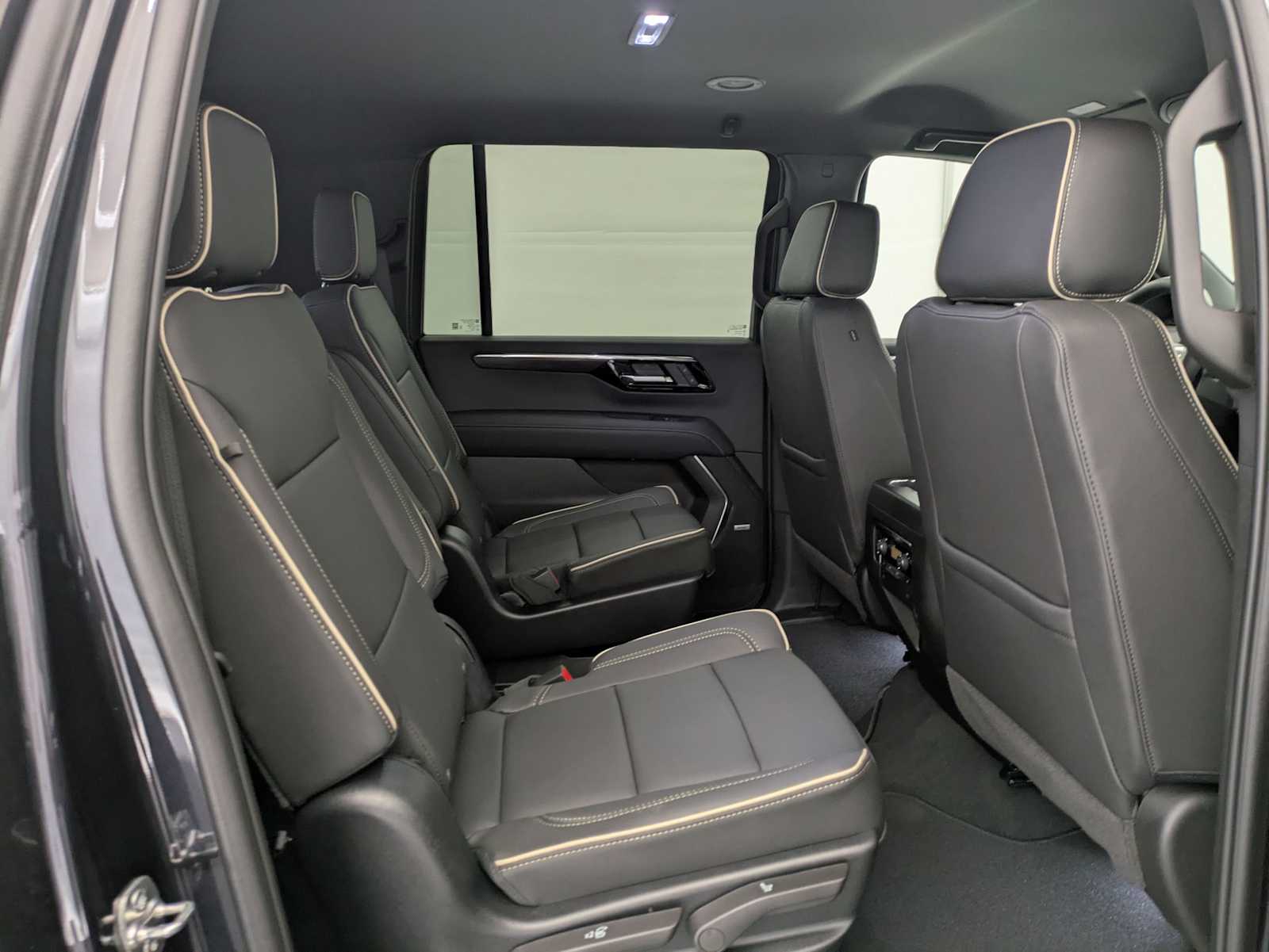 Thumbnail: 2025 Chevrolet Suburban - 24