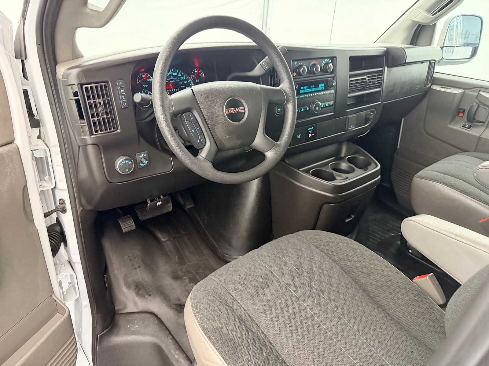 Thumbnail: 2024 GMC Savana - 2