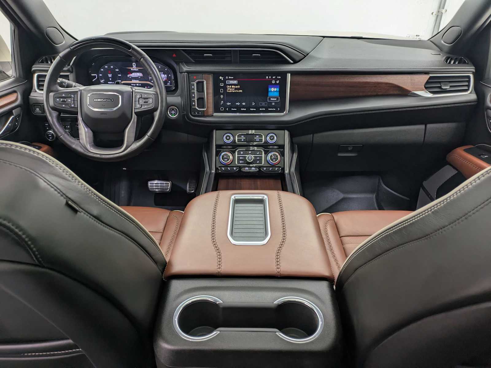 Thumbnail: 2023 GMC Yukon - 18