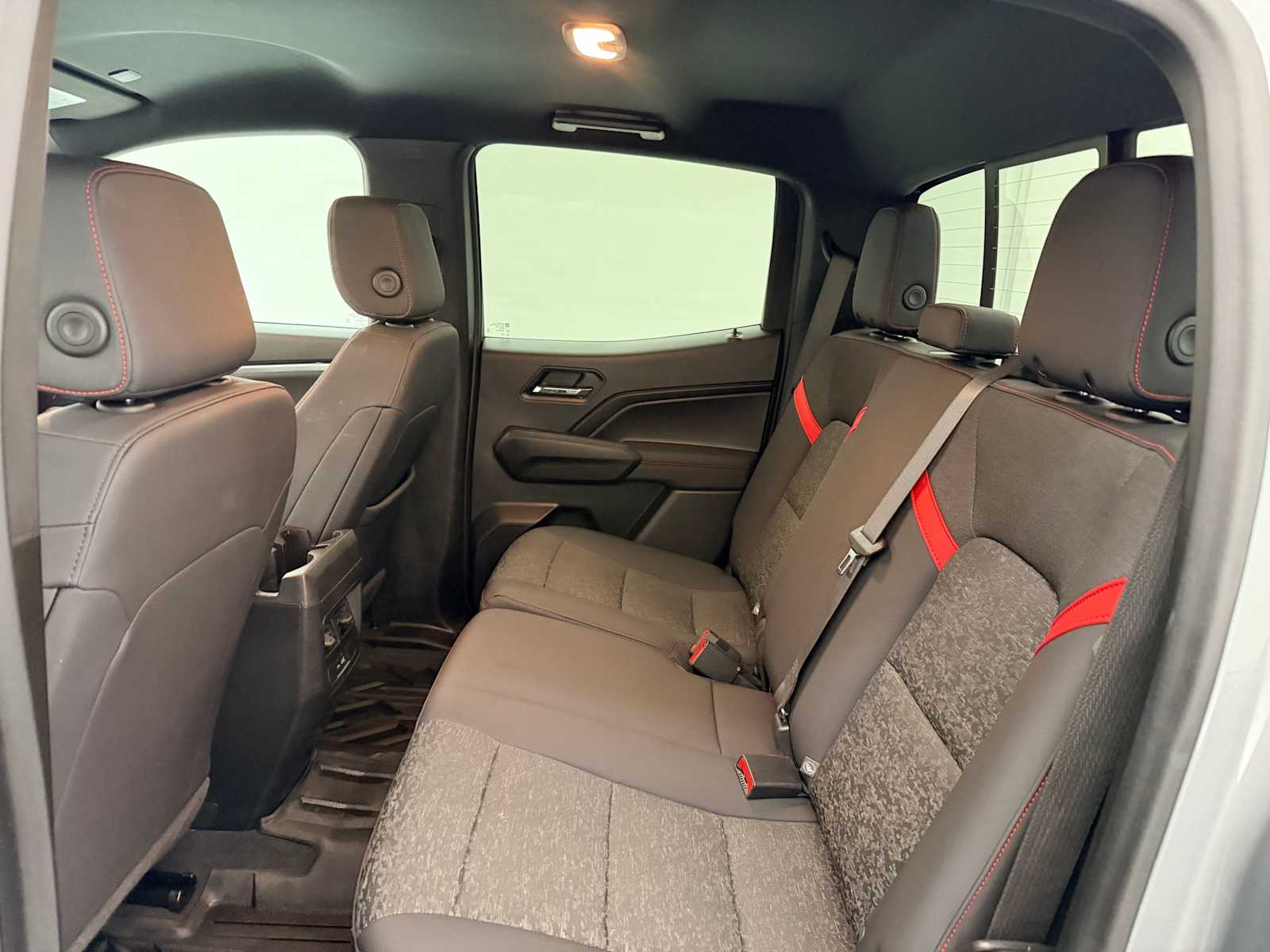 Thumbnail: 2024 Chevrolet Colorado - 20