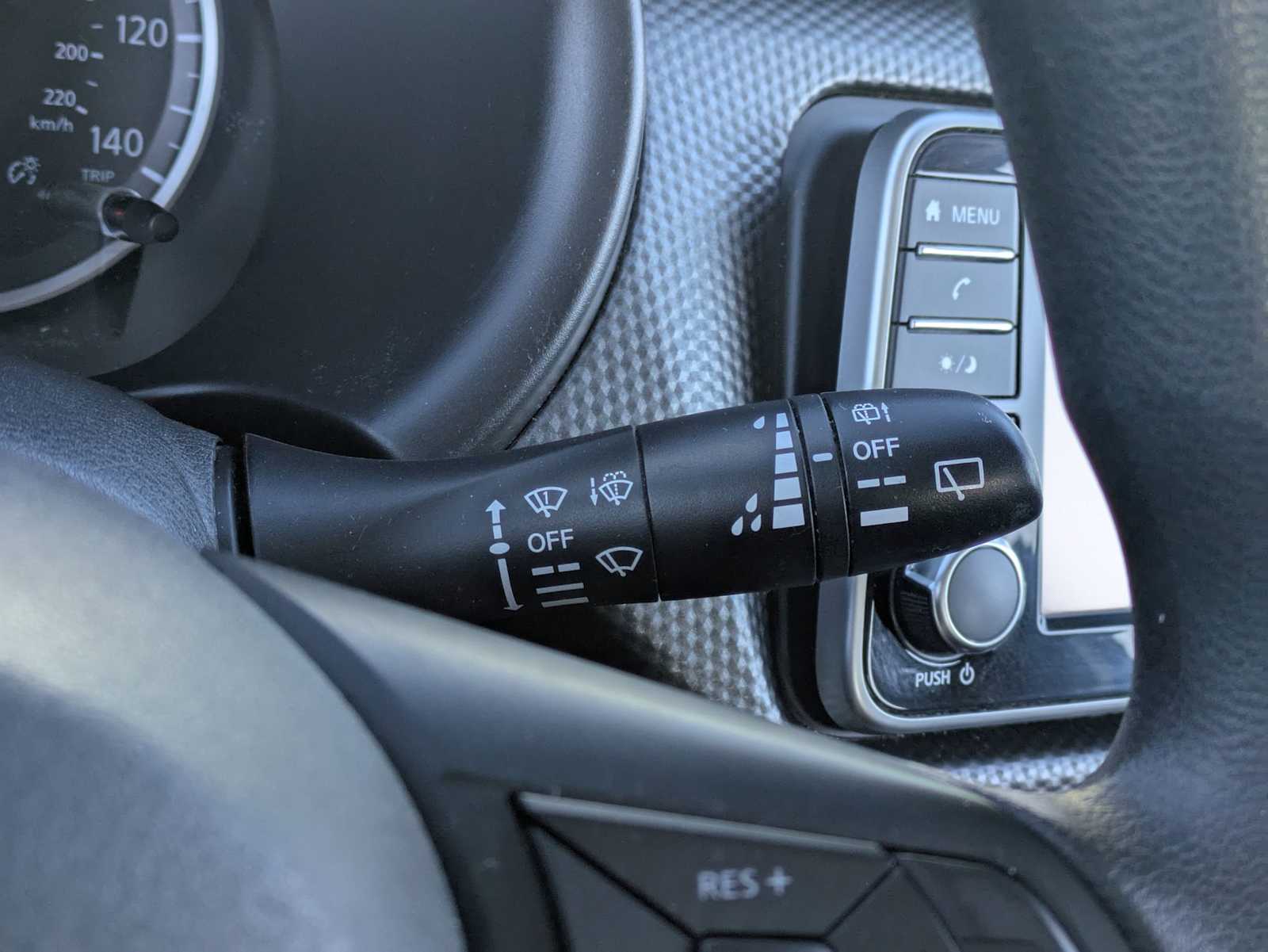 Thumbnail: 2018 Nissan Kicks - 25