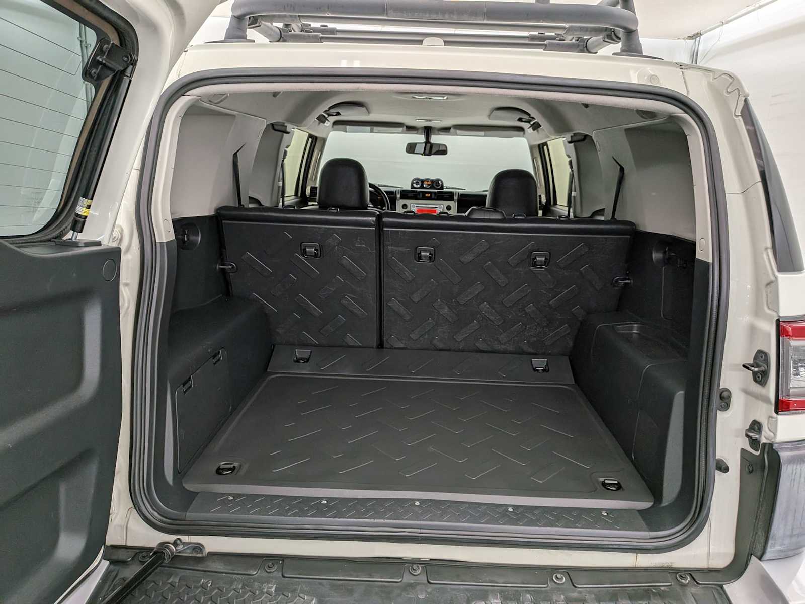 Thumbnail: 2014 Toyota FJ Cruiser - 33