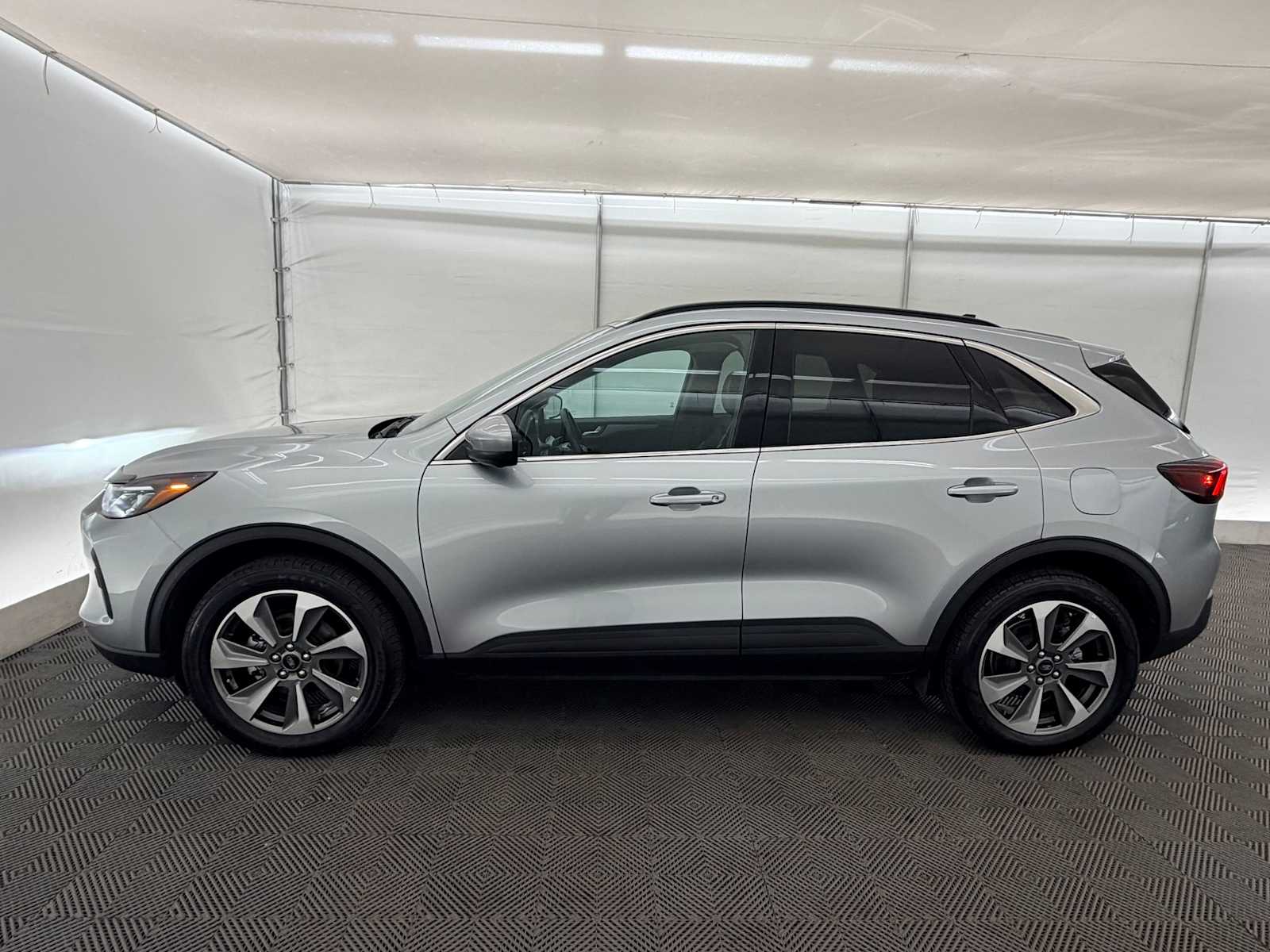 Thumbnail: 2024 Ford Escape - 3