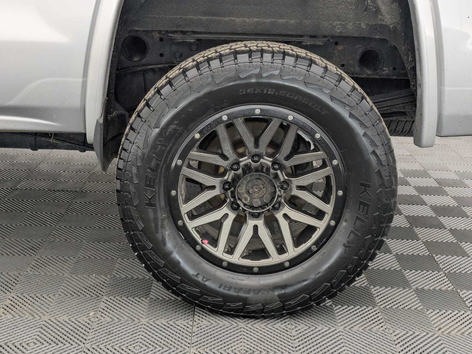 Thumbnail: 2019 GMC Sierra 2500 - 16