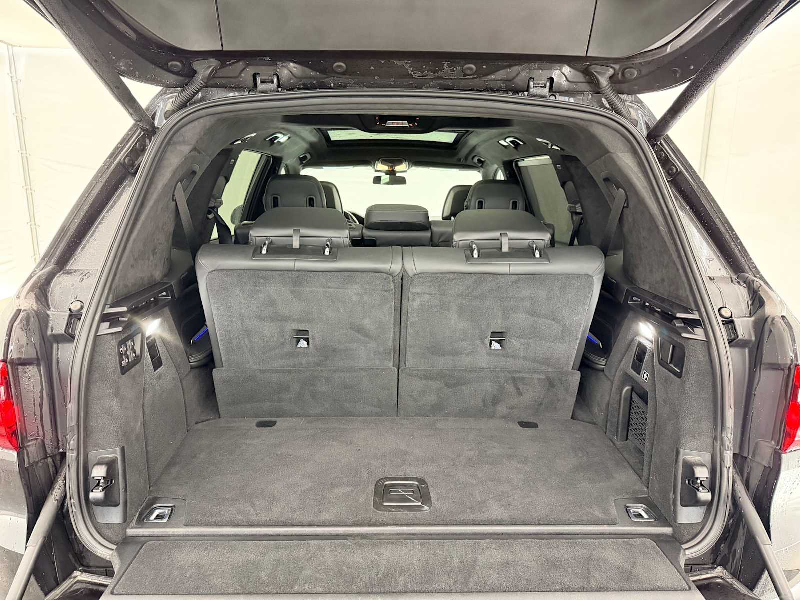 Thumbnail: 2022 BMW X7 - 35