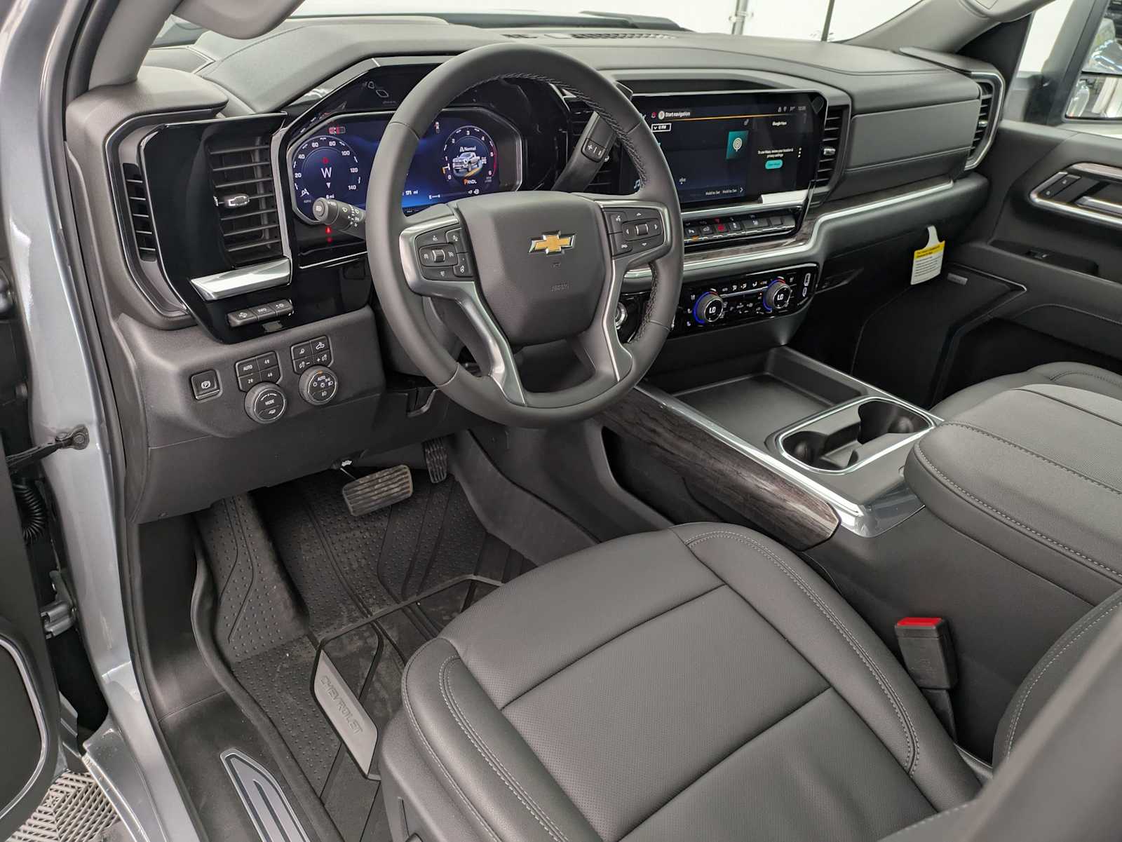 Thumbnail: 2026 Chevrolet Silverado 3500 - 2
