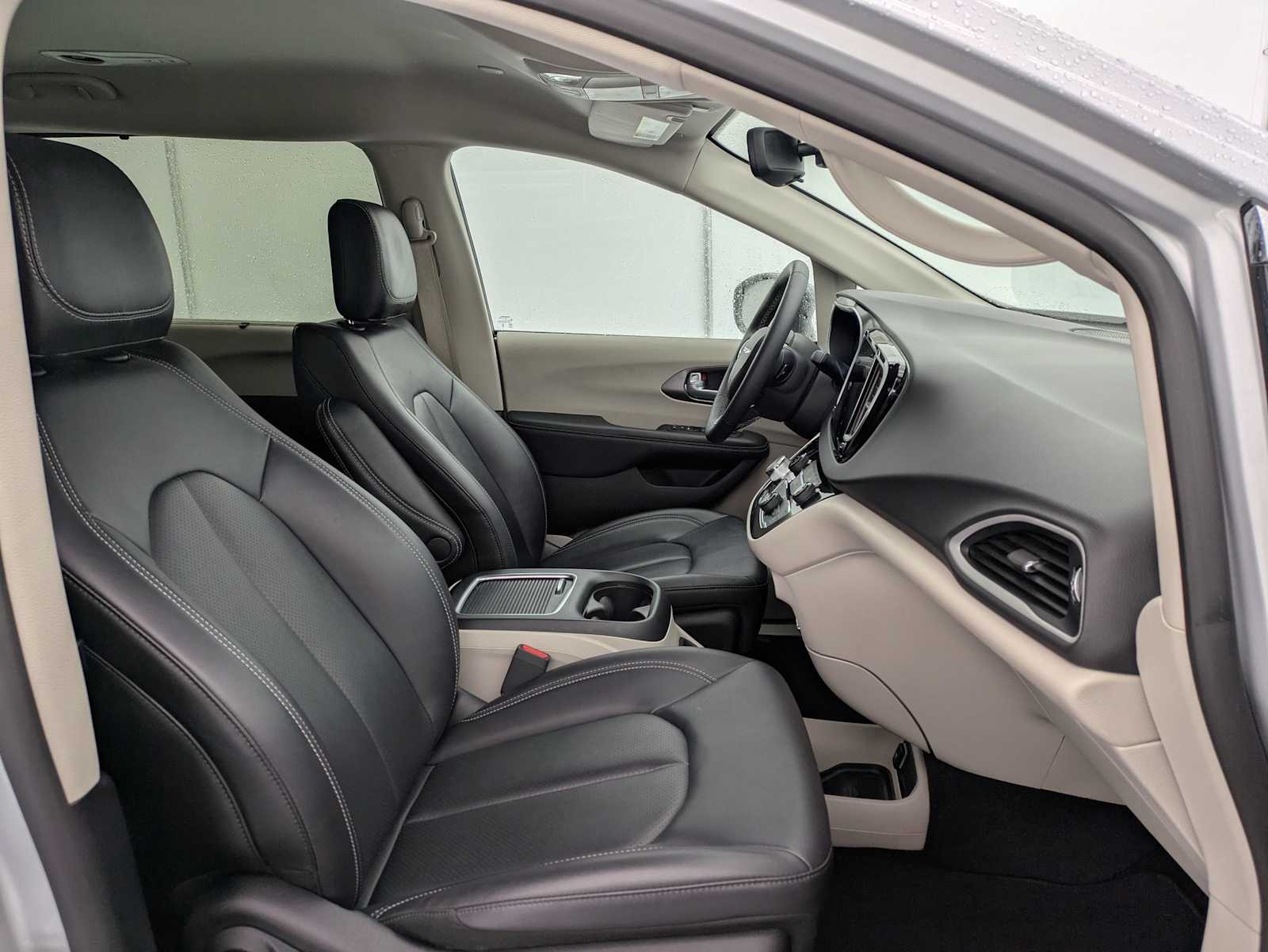 Thumbnail: 2024 Chrysler Pacifica - 21