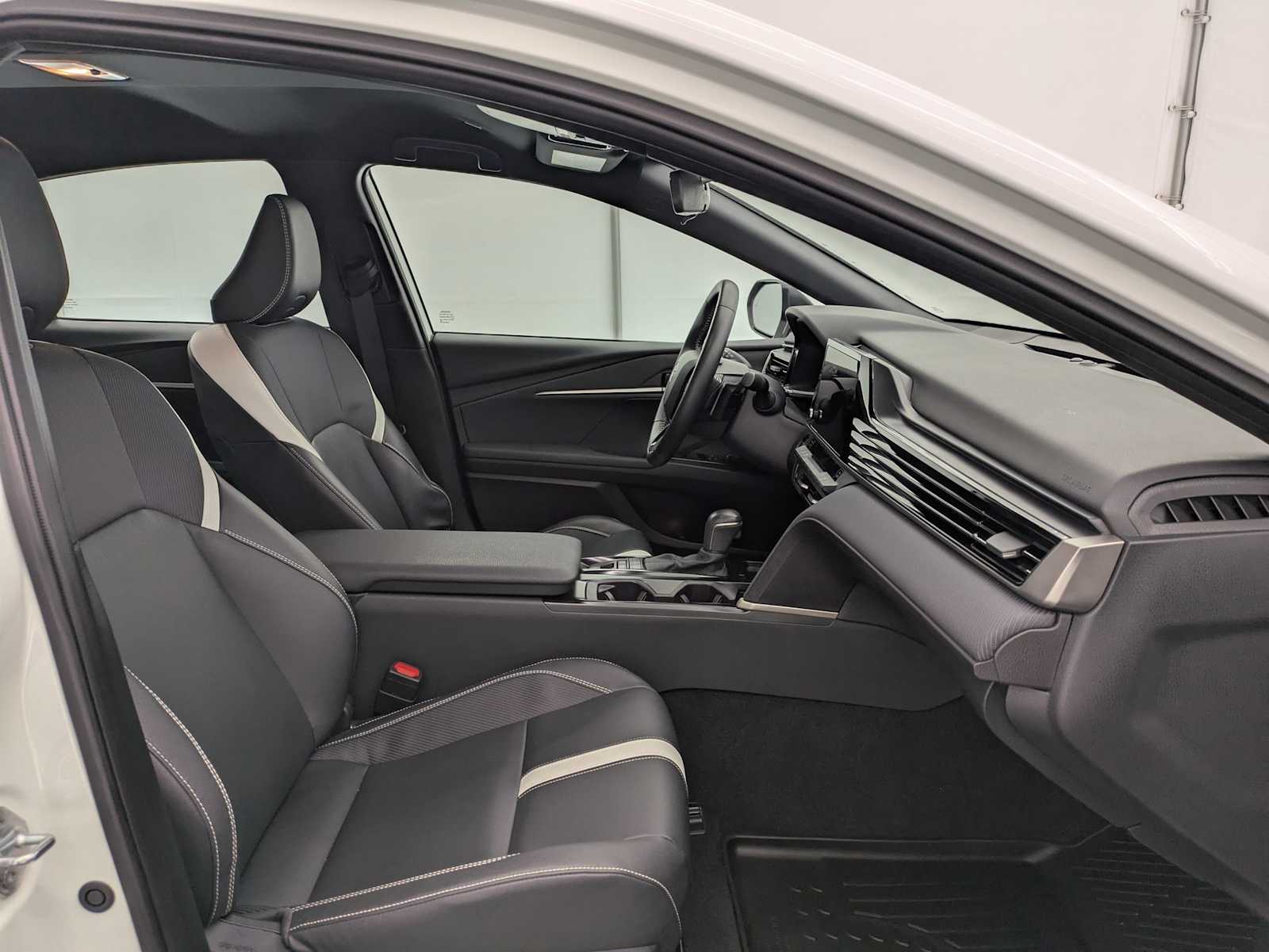 Thumbnail: 2025 Toyota Camry - 22