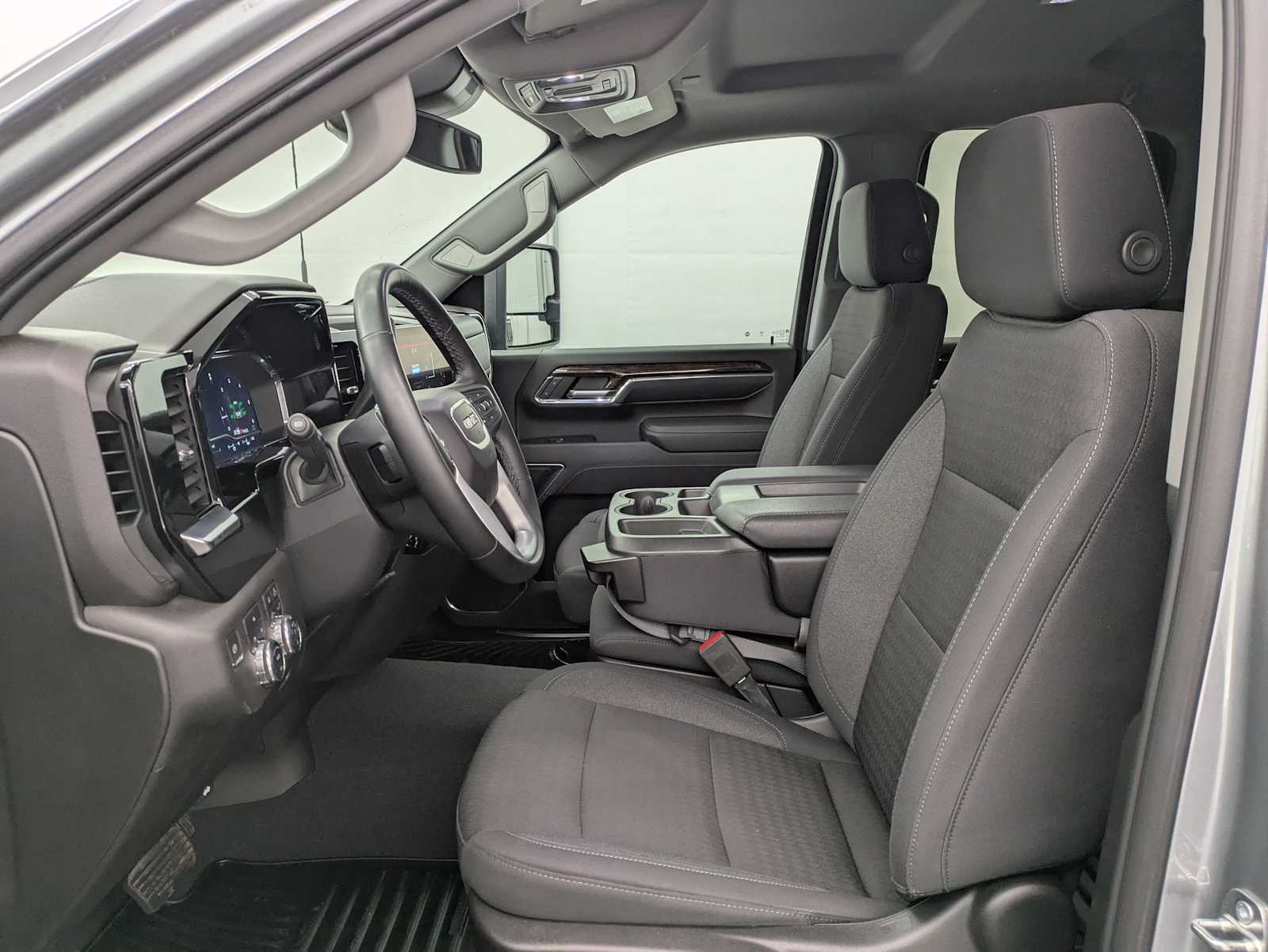 Thumbnail: 2024 GMC Sierra 2500 - 18