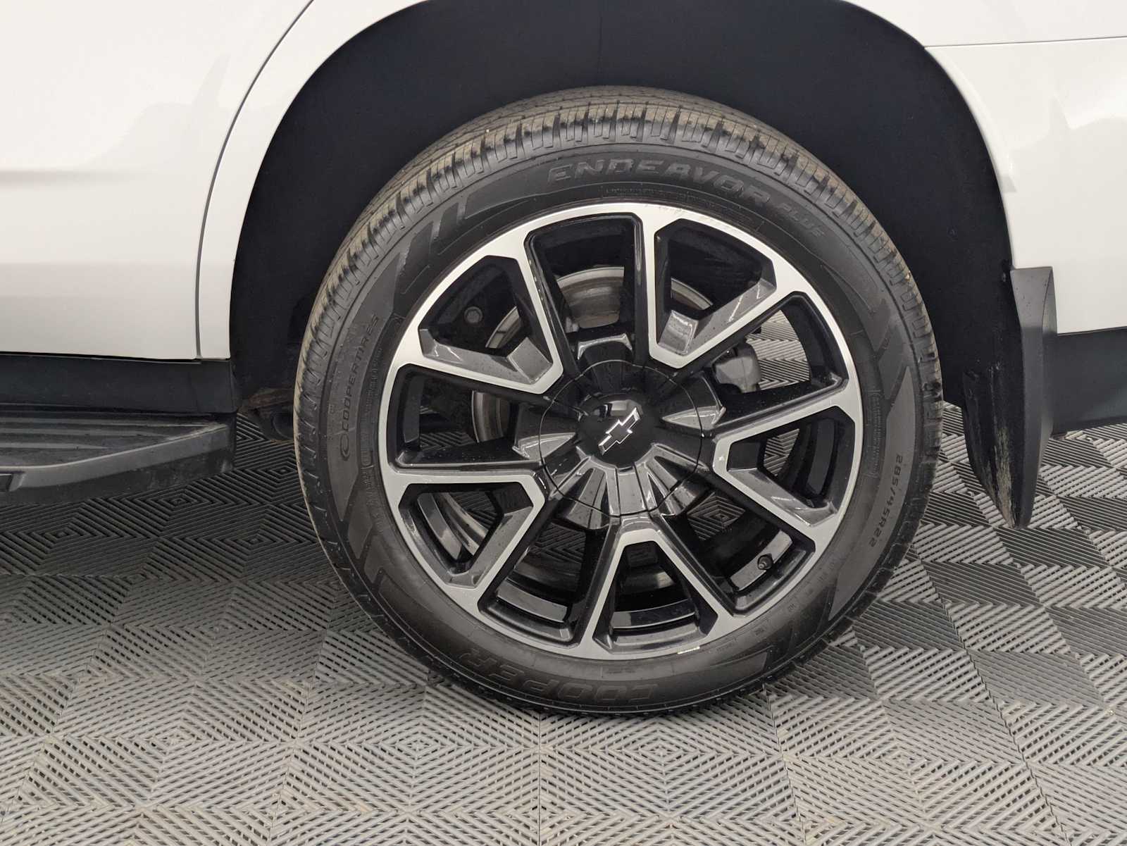 Thumbnail: 2022 Chevrolet Tahoe - 14