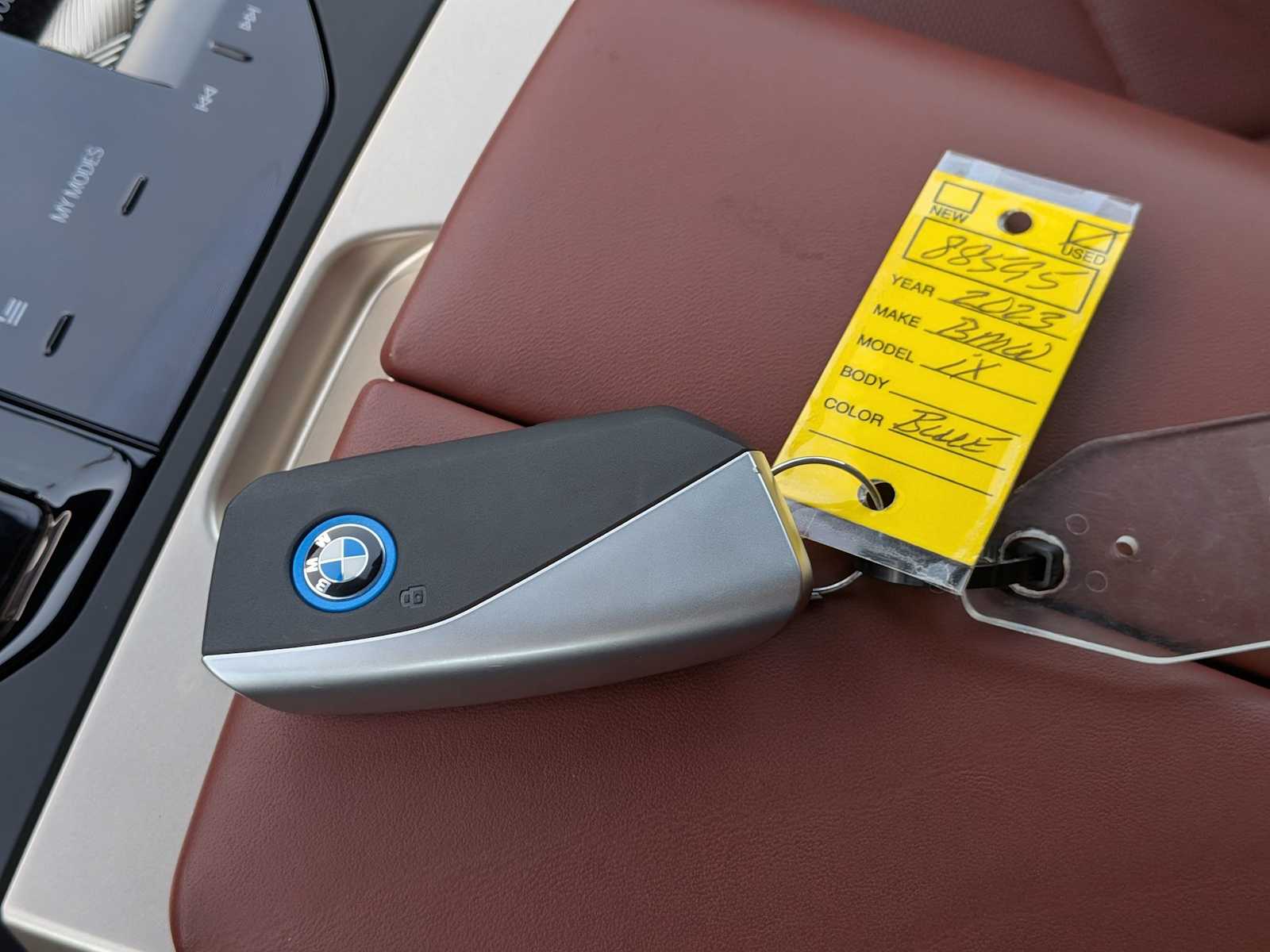 Thumbnail: 2023 BMW iX - 35