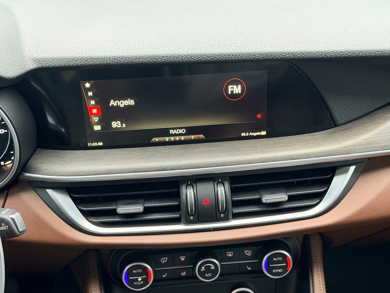 Thumbnail: 2018 Alfa Romeo Stelvio - 29