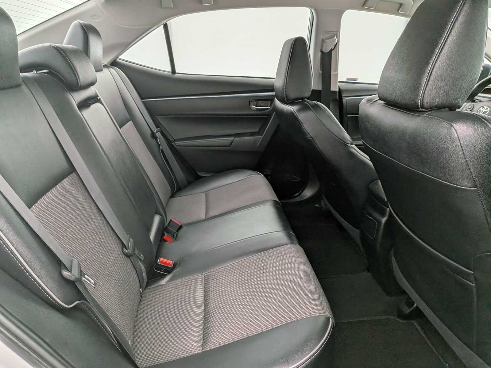 Thumbnail: 2016 Toyota Corolla - 21