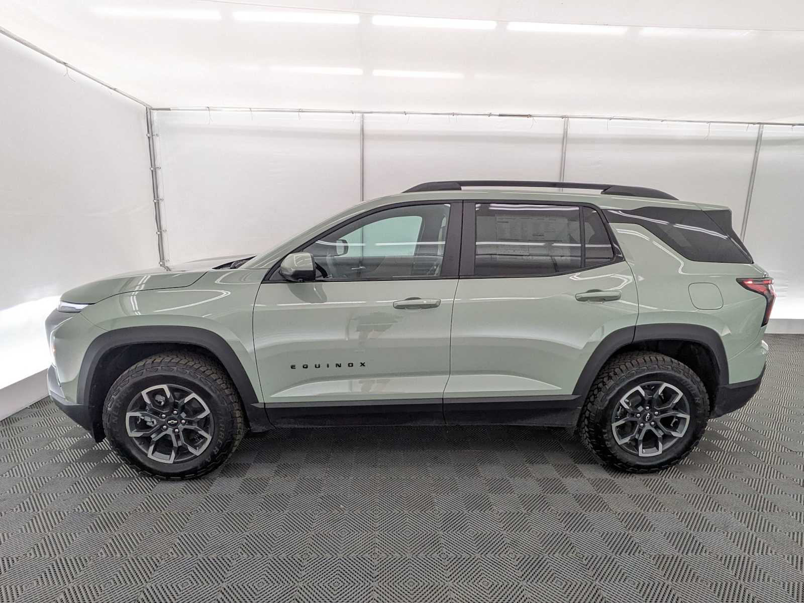 Thumbnail: 2026 Chevrolet Equinox - 3