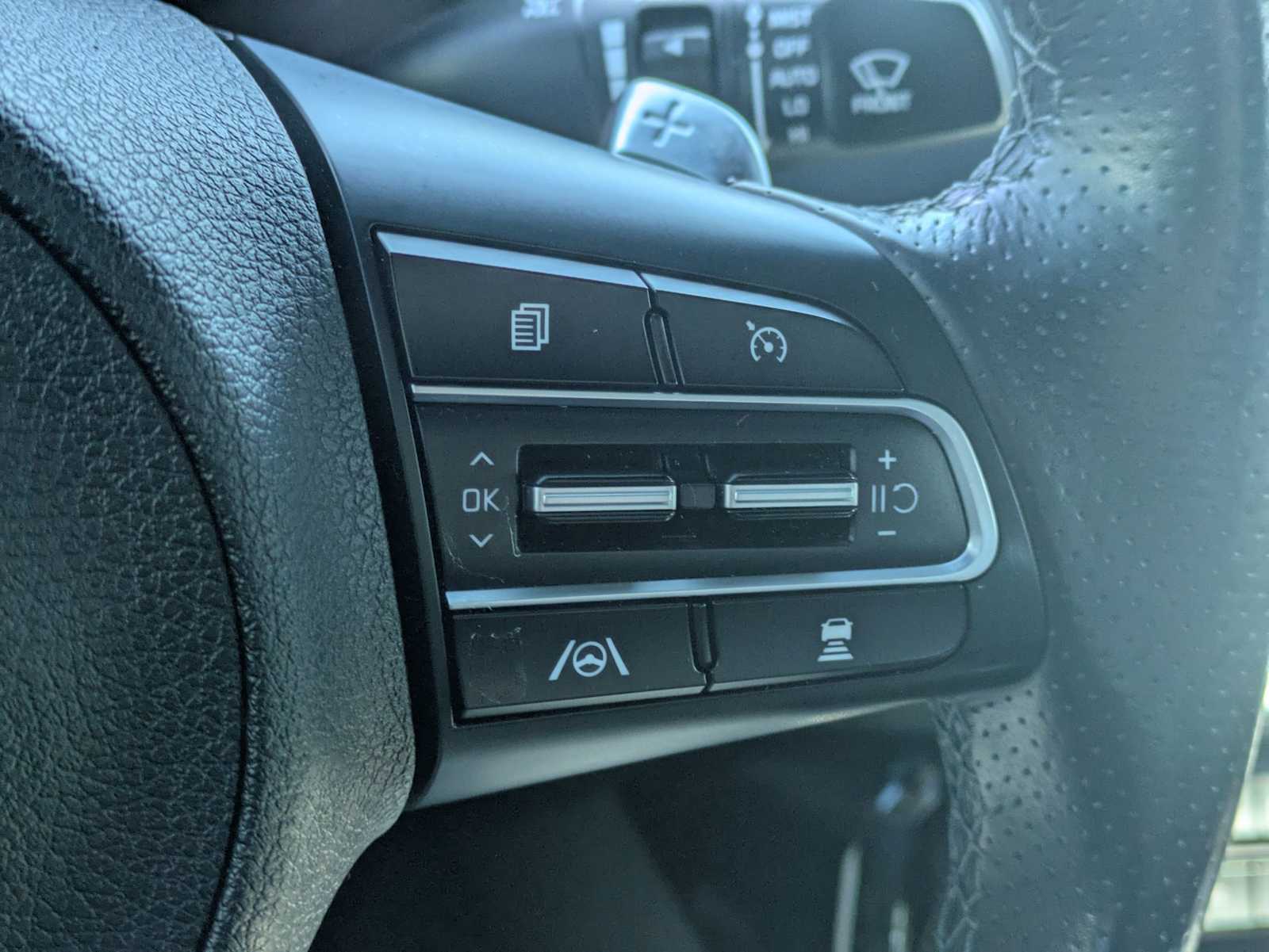 Thumbnail: 2022 Kia Stinger - 24