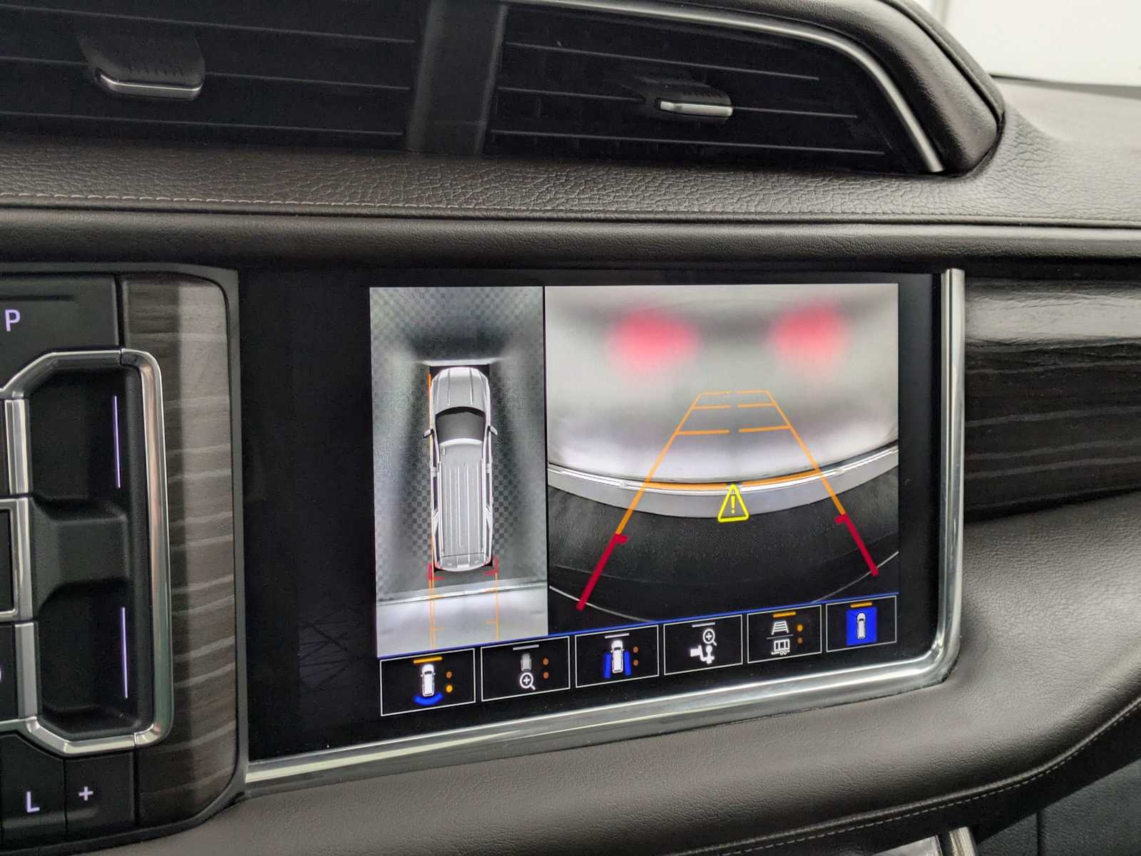 Thumbnail: 2023 GMC Yukon XL - 29