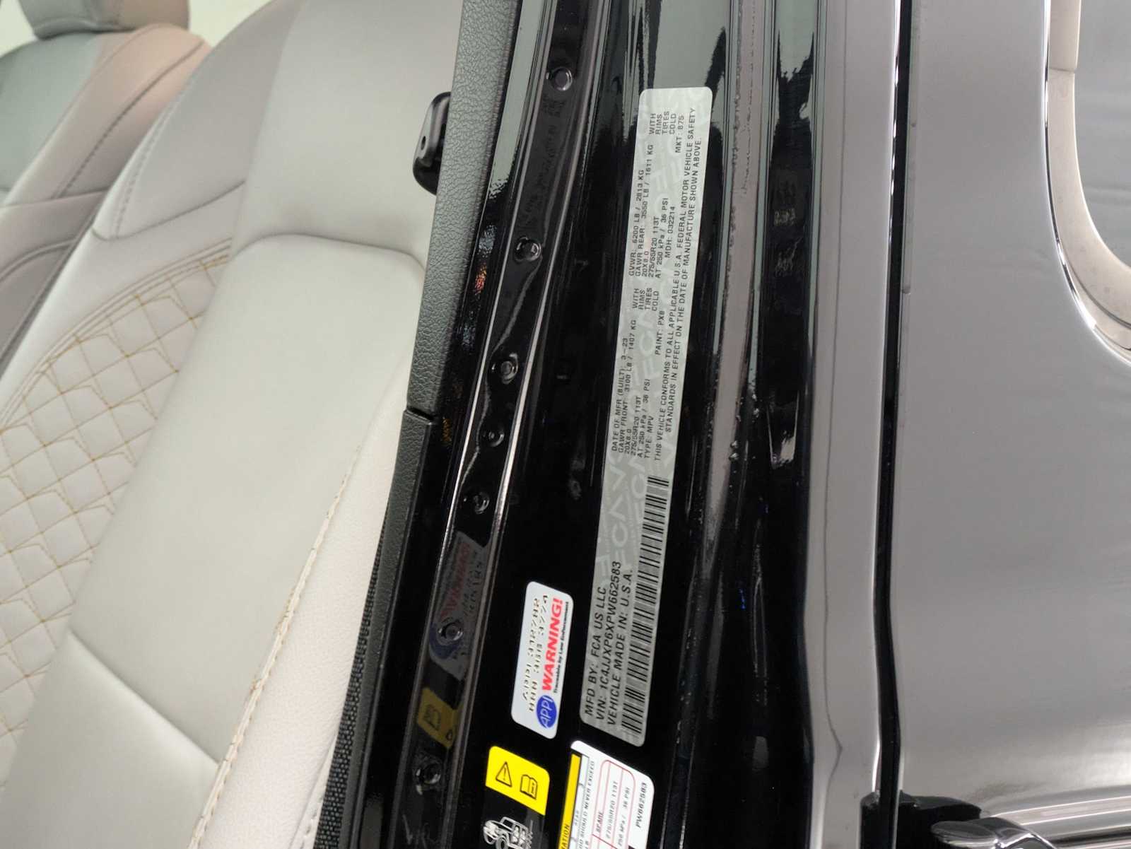 Thumbnail: 2023 Jeep Wrangler - 36