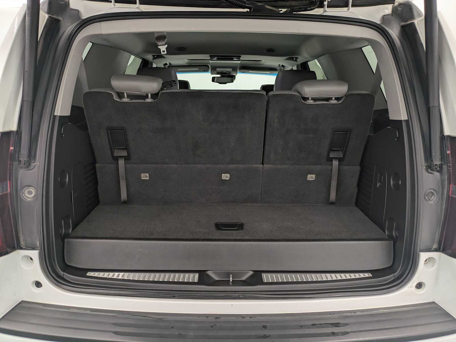 Thumbnail: 2015 Chevrolet Tahoe - 33