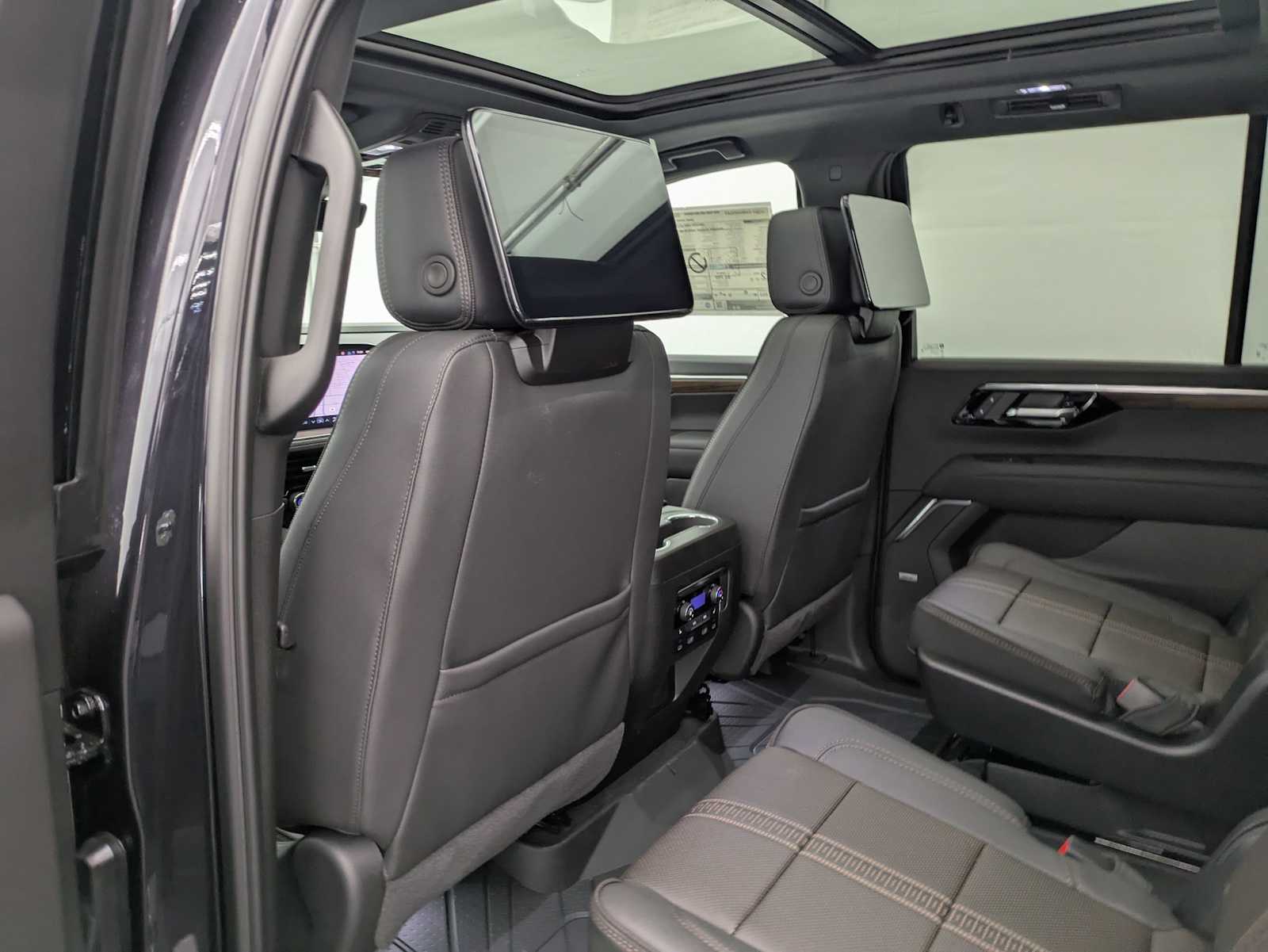 Thumbnail: 2026 Chevrolet Tahoe - 20