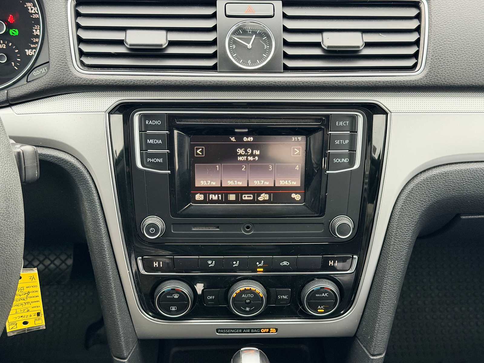 Thumbnail: 2017 Volkswagen Passat - 27