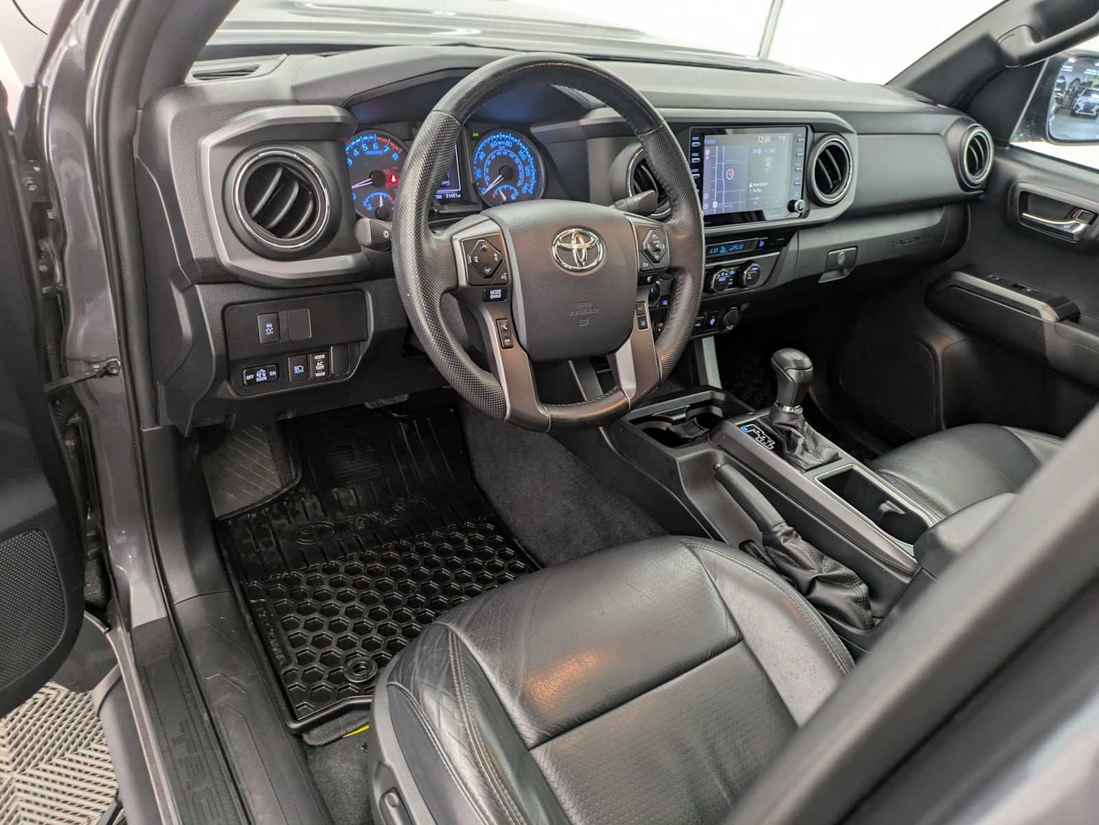 2020 Toyota Tacoma TRD Sport 2