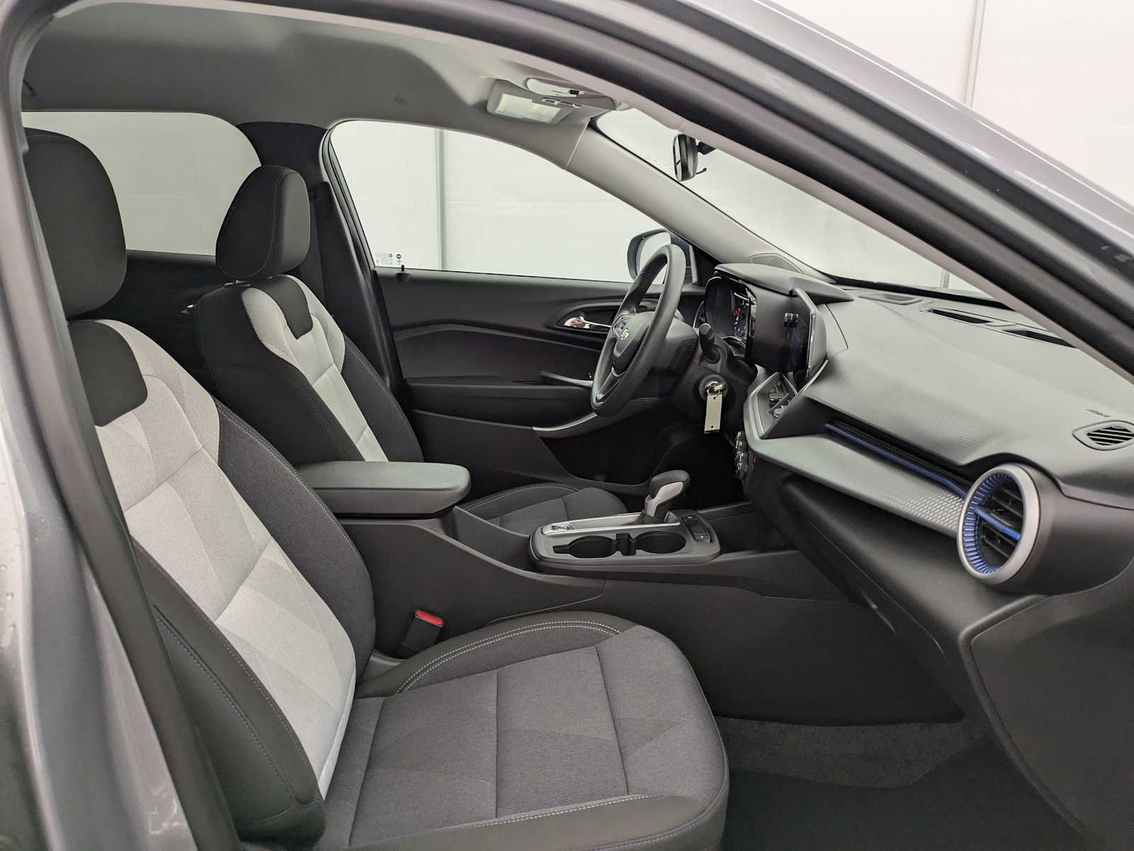 Thumbnail: 2025 Chevrolet Trax - 21