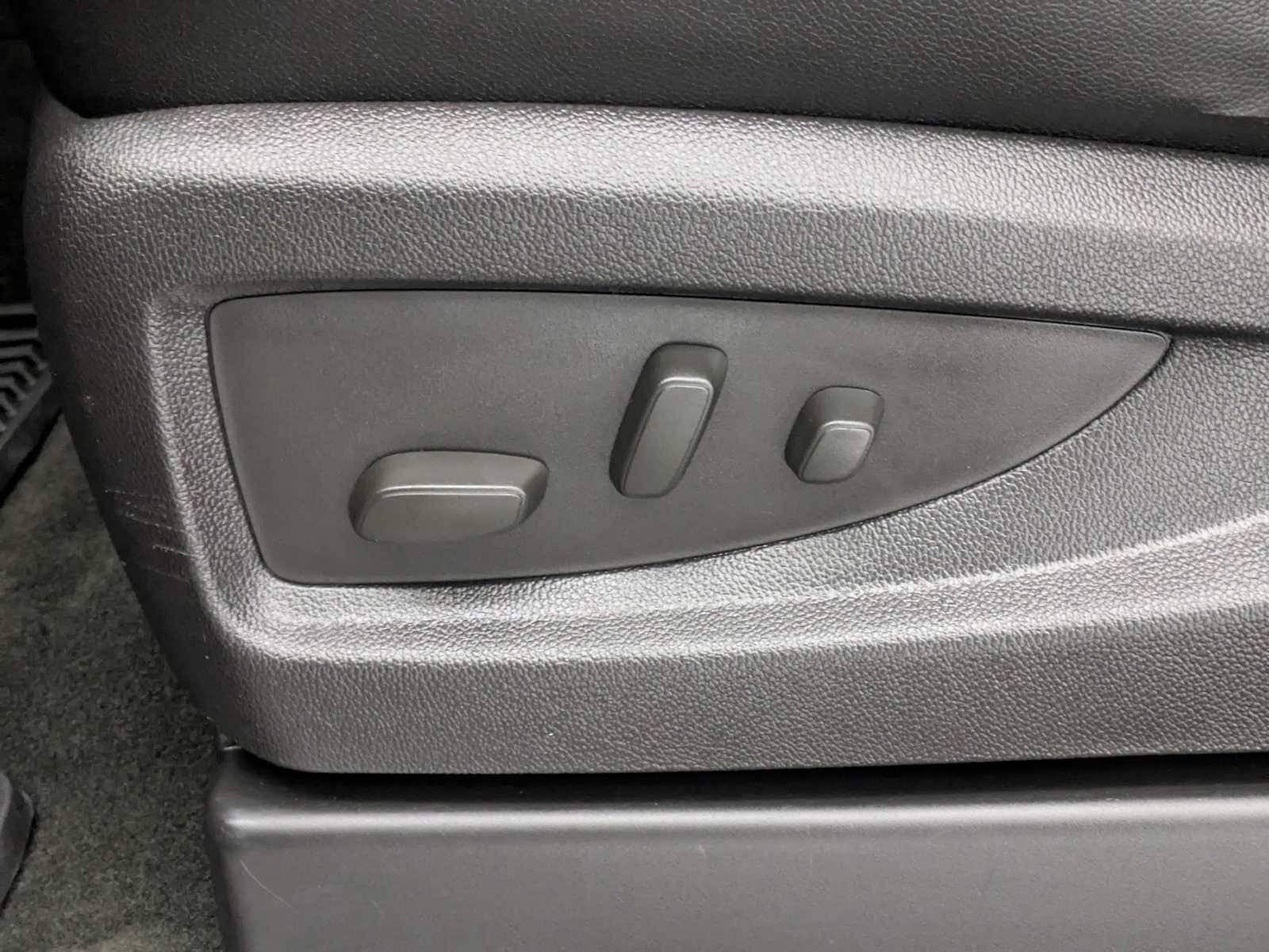 Thumbnail: 2015 Chevrolet Silverado 1500 - 20