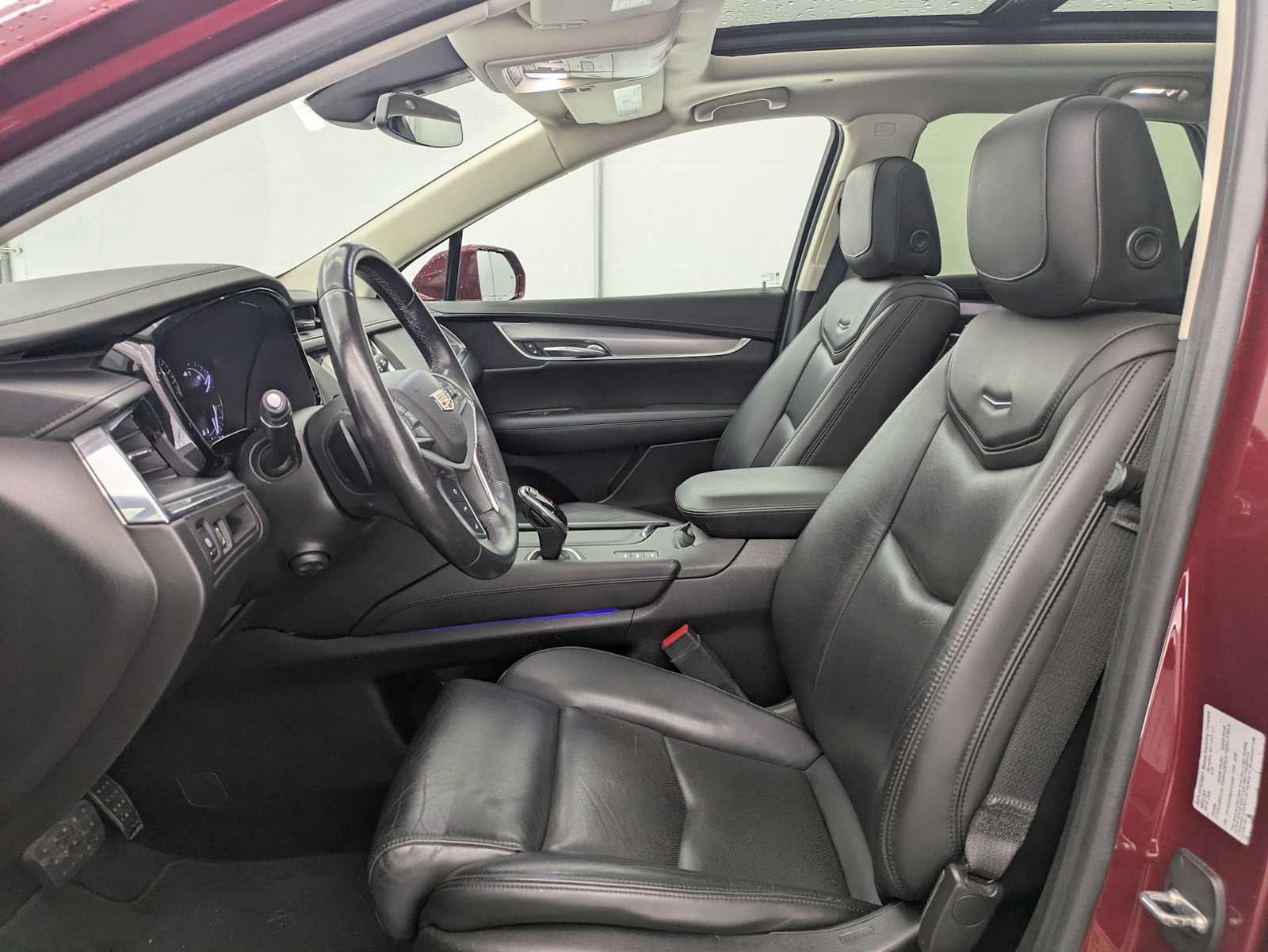 Thumbnail: 2017 Cadillac XT5 - 17
