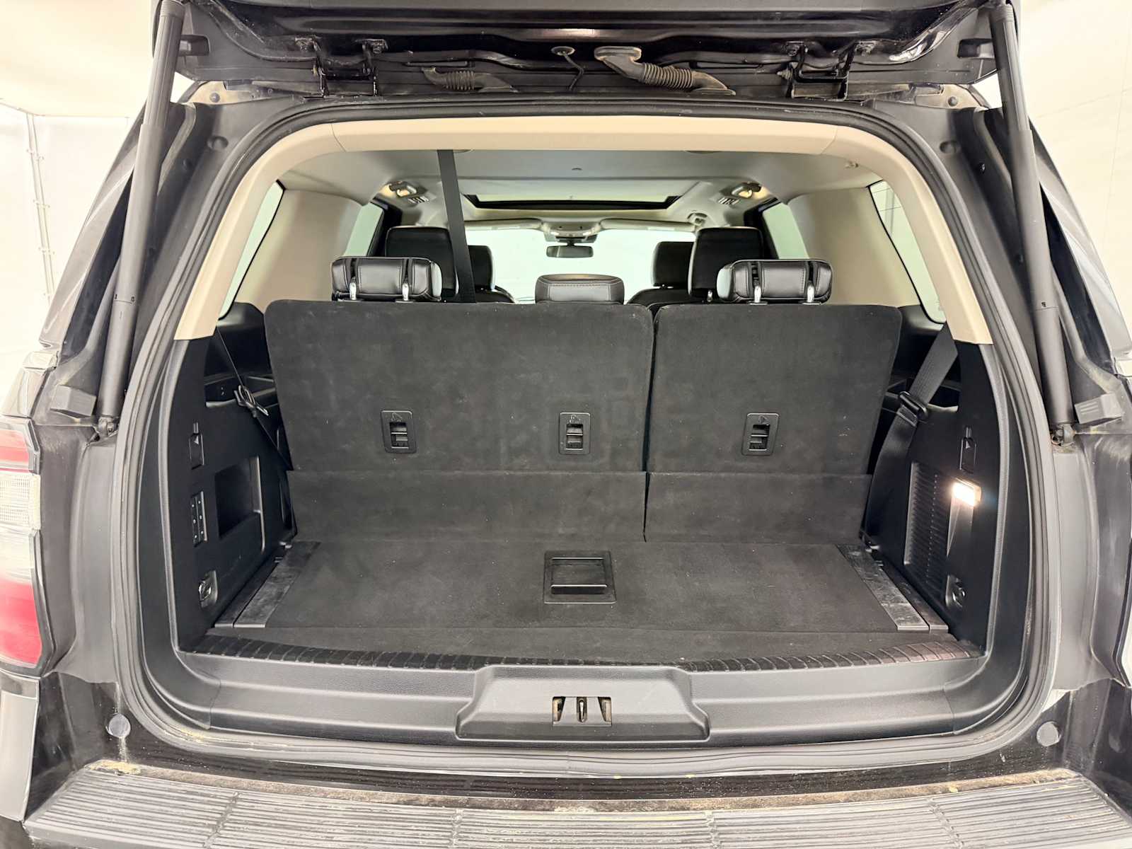 Thumbnail: 2021 Ford Expedition - 32