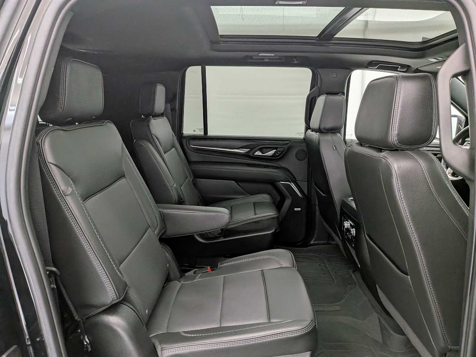 Thumbnail: 2024 GMC Yukon XL - 24