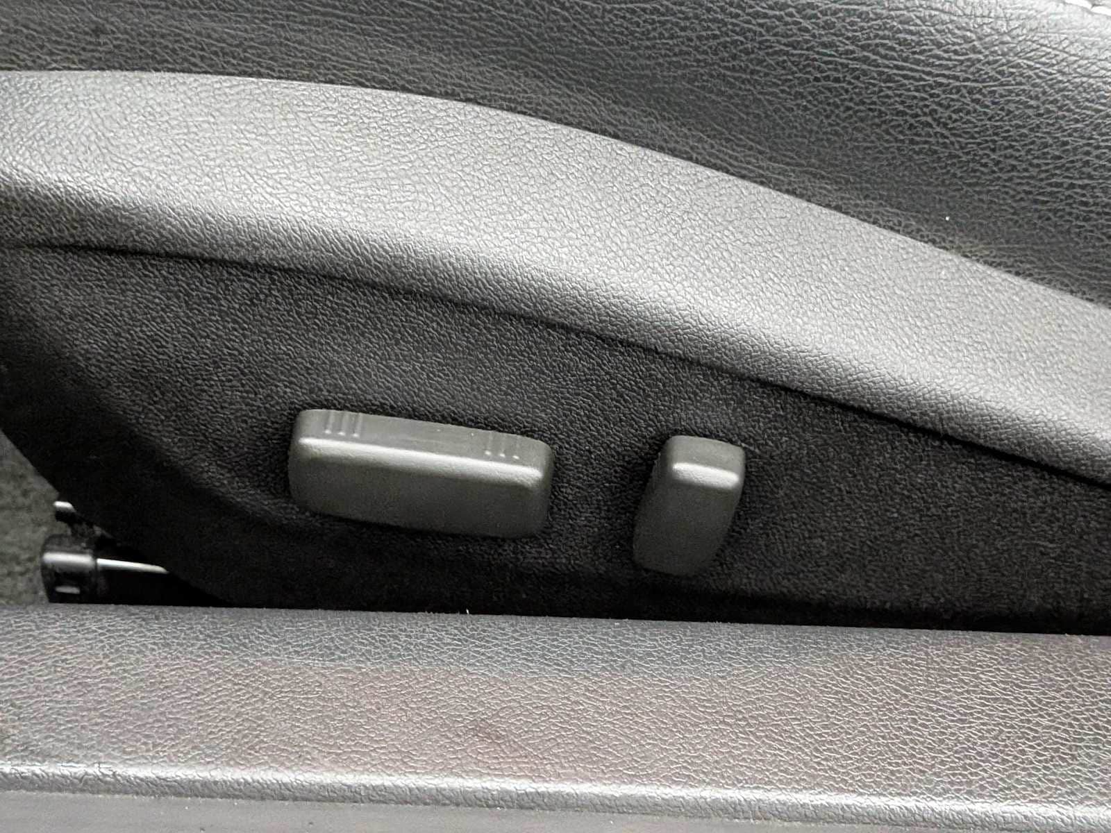 Thumbnail: 2010 Chevrolet Camaro - 17